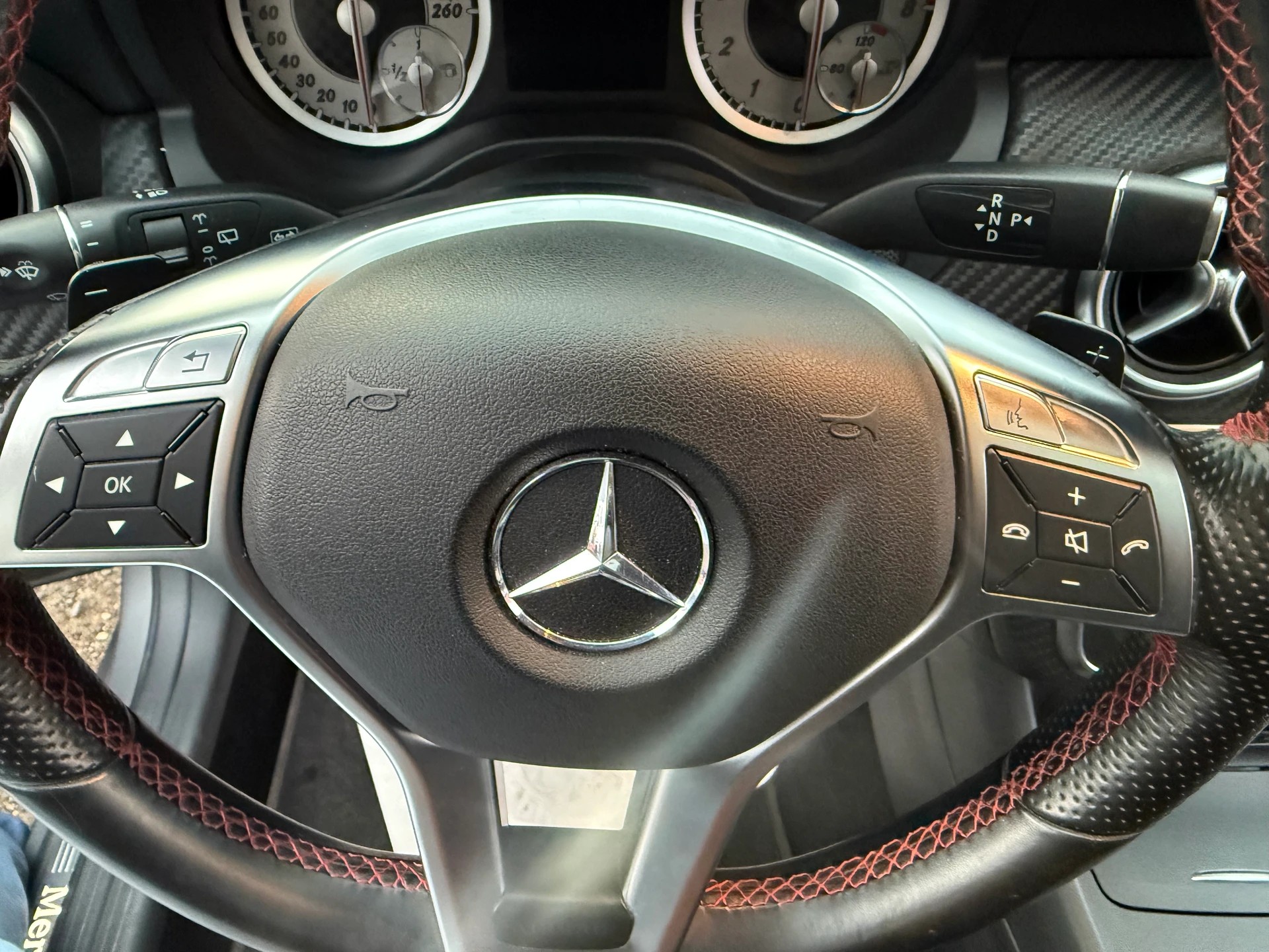 MERCEDES-BENZ A 250 AMG Line 4Matic 7G-DCT-image-12