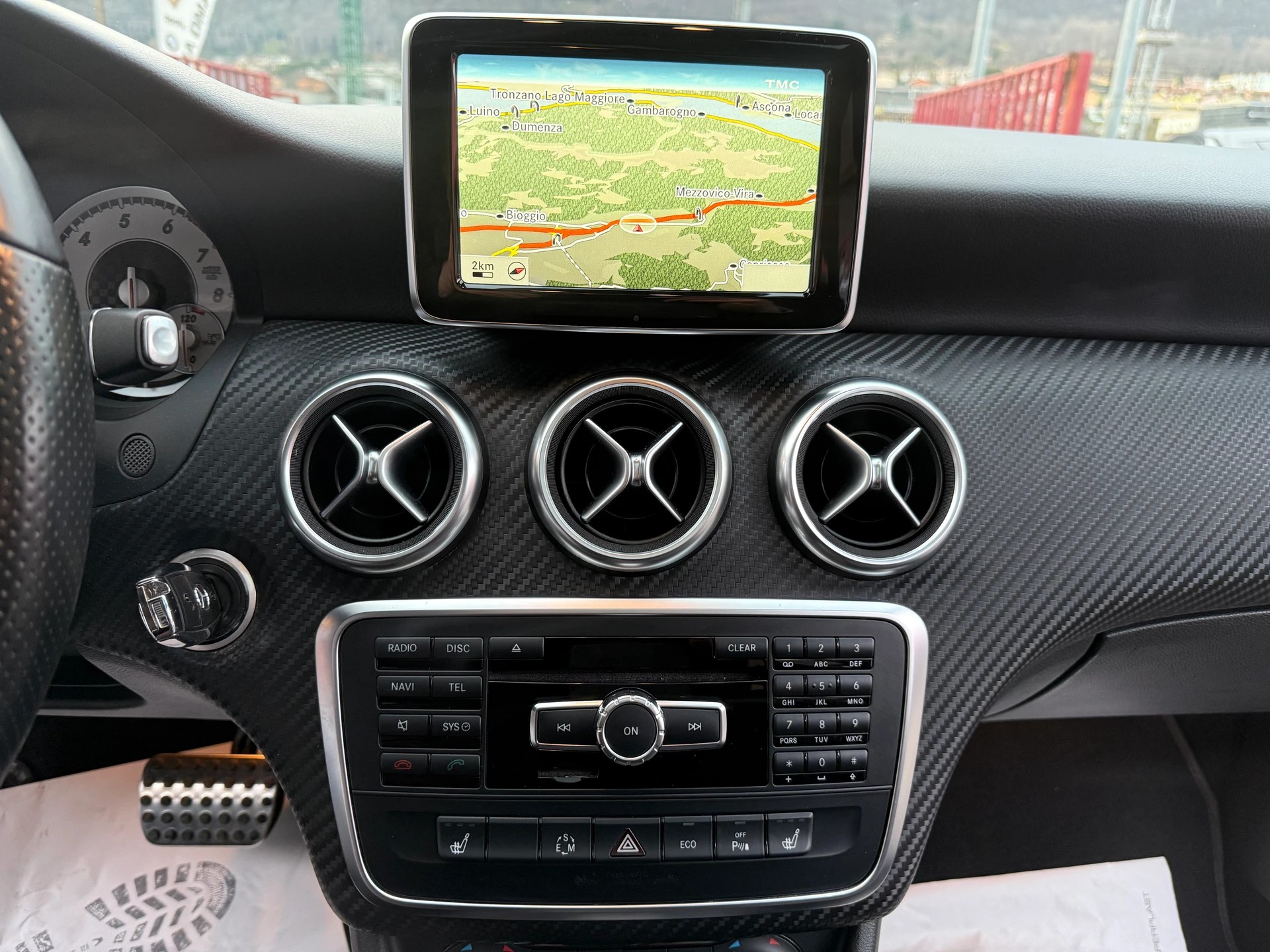 MERCEDES-BENZ A 250 AMG Line 4Matic 7G-DCT-image-15