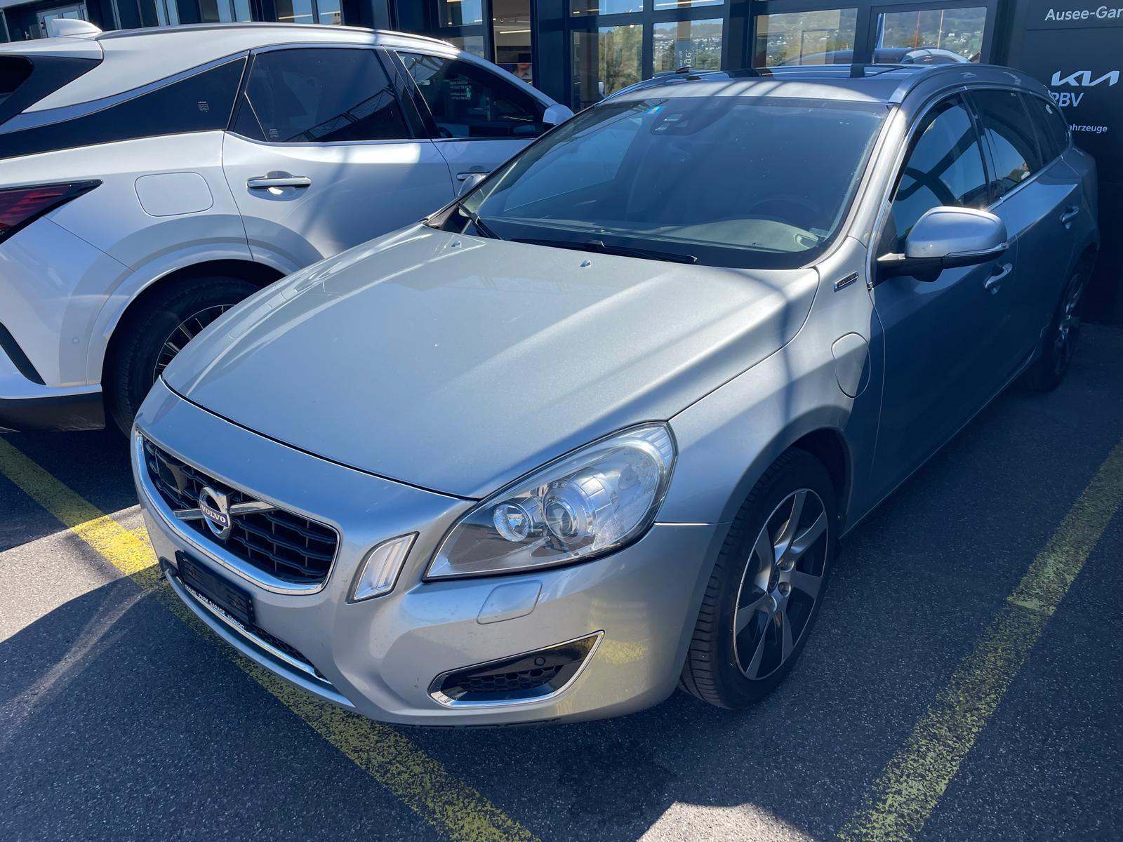 VOLVO V60 D6 AWD Plug-in Hybrid Pure Limited Geartronic-image-0