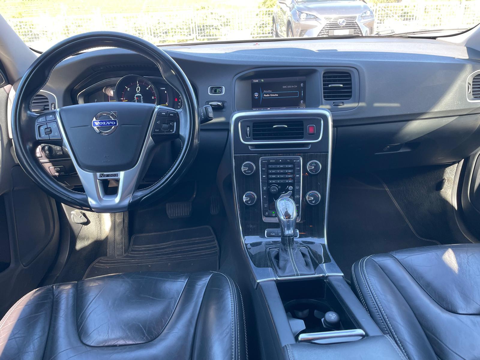 VOLVO V60 D6 AWD Plug-in Hybrid Pure Limited Geartronic-image-5