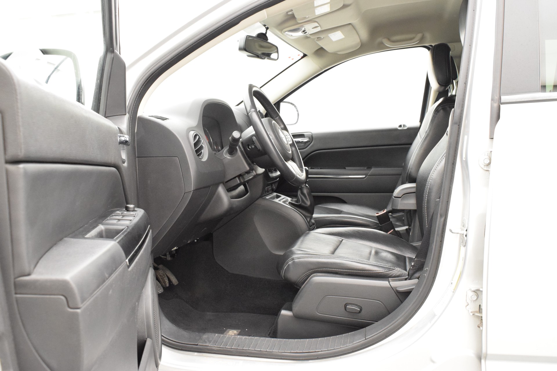 JEEP Compass 2.2 CRD Limited-image-9