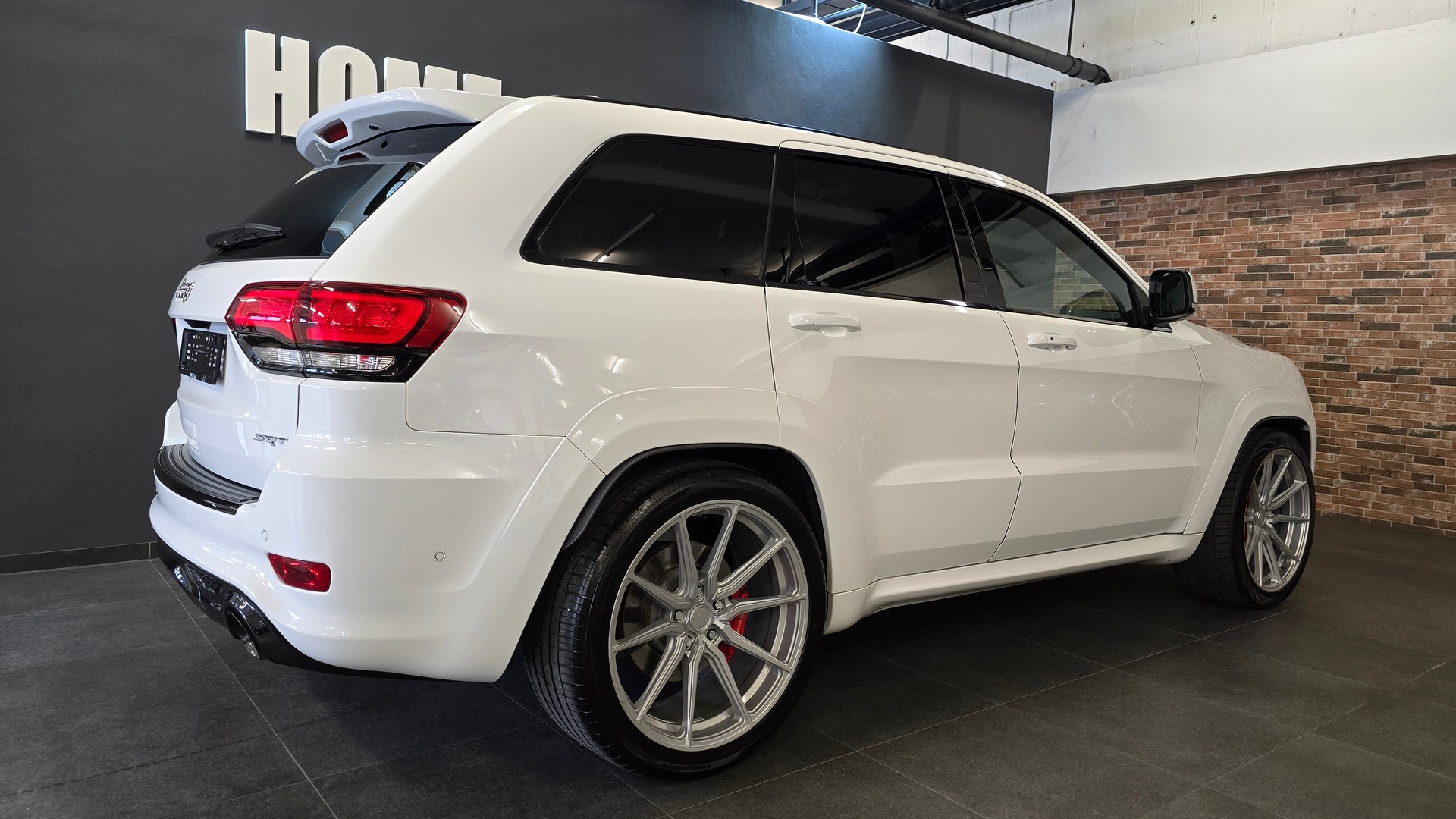 JEEP Grand Cherokee 6.4 V8 HEMI SRT8 Automatic-image-8