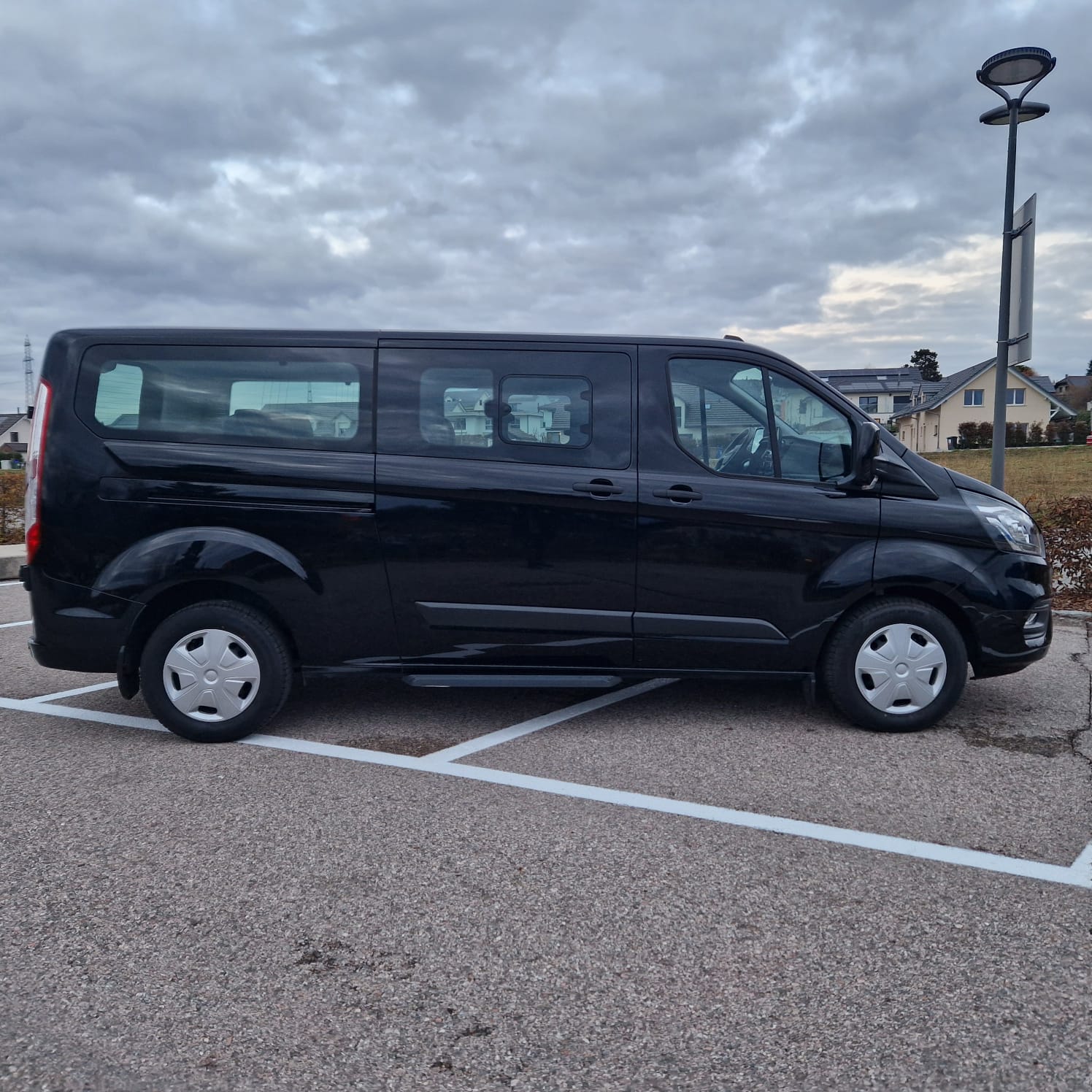 FORD Transit Custom 320 L2H1 Trend A-image-16