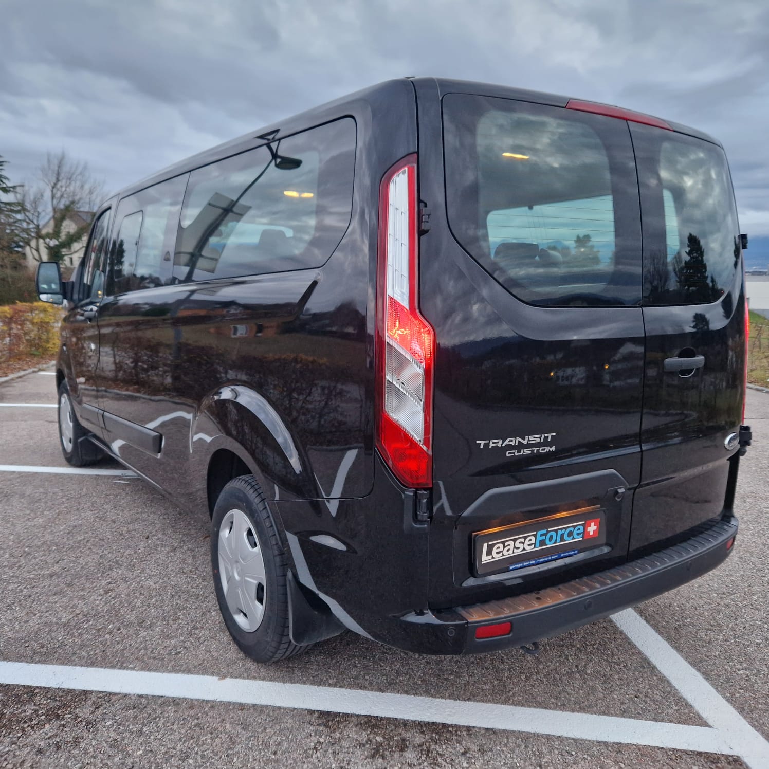 FORD Transit Custom 320 L2H1 Trend A-image-12