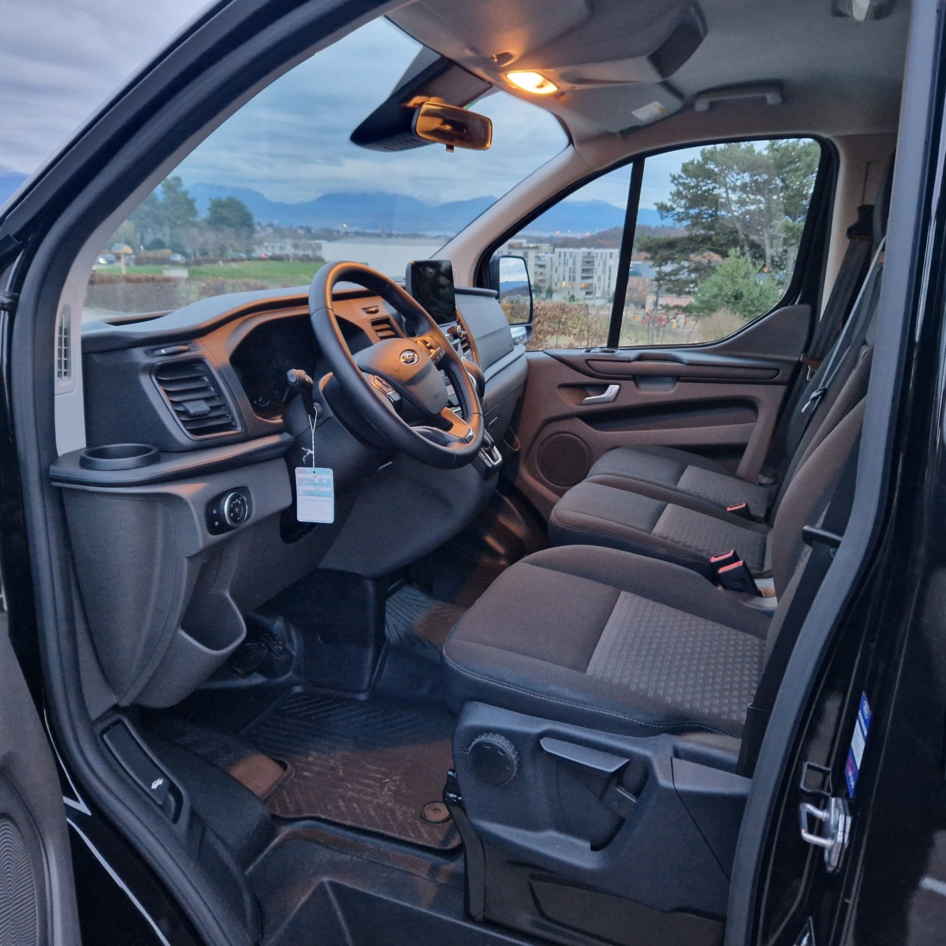 FORD Transit Custom 320 L2H1 Trend A-image-22