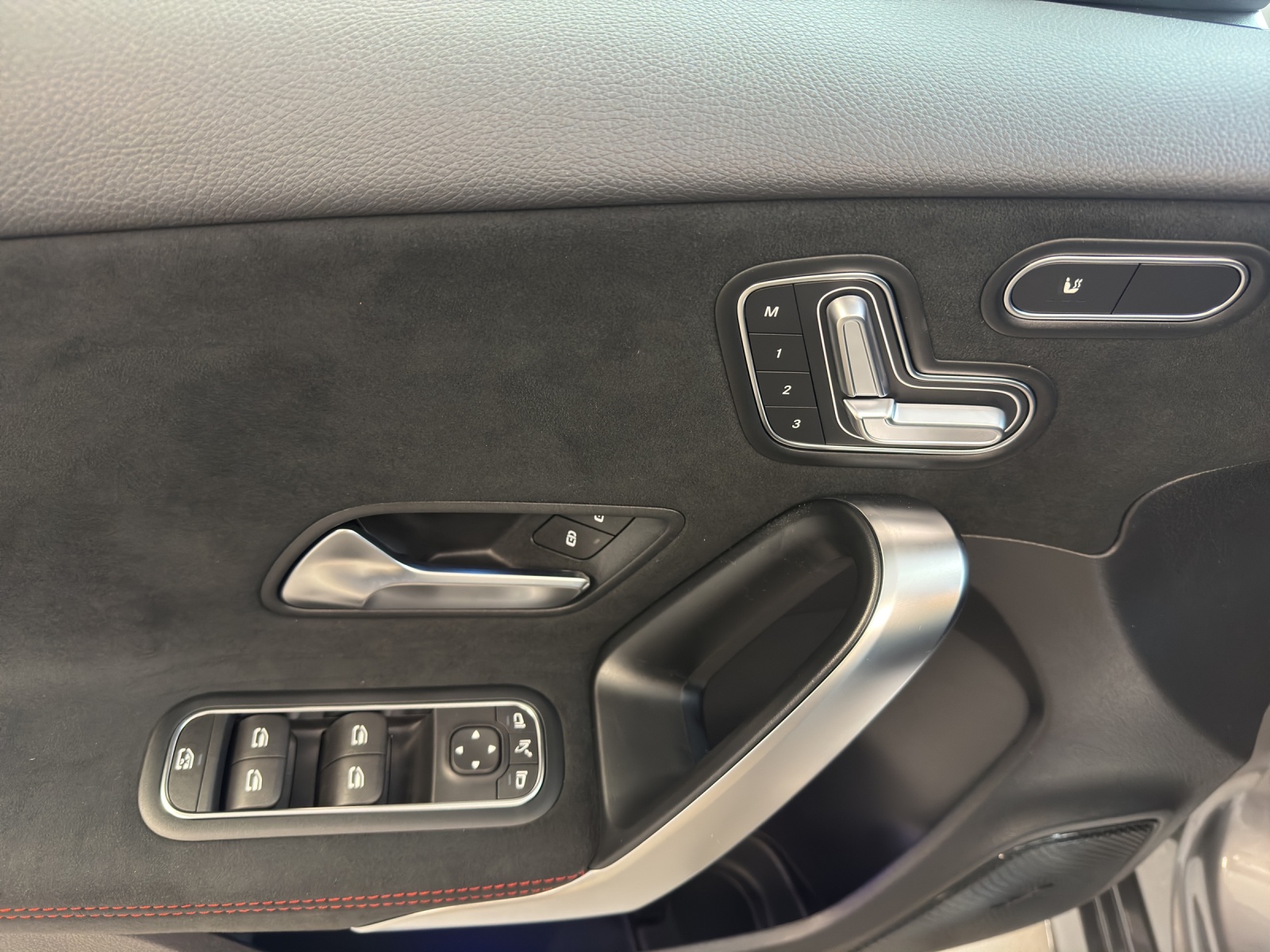 MERCEDES-BENZ A 200 AMG Line Night Star-image-5