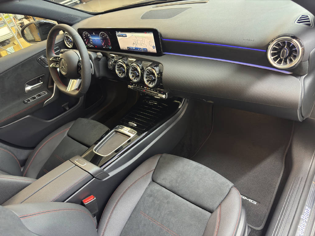 MERCEDES-BENZ A 200 AMG Line Night Star-image-11