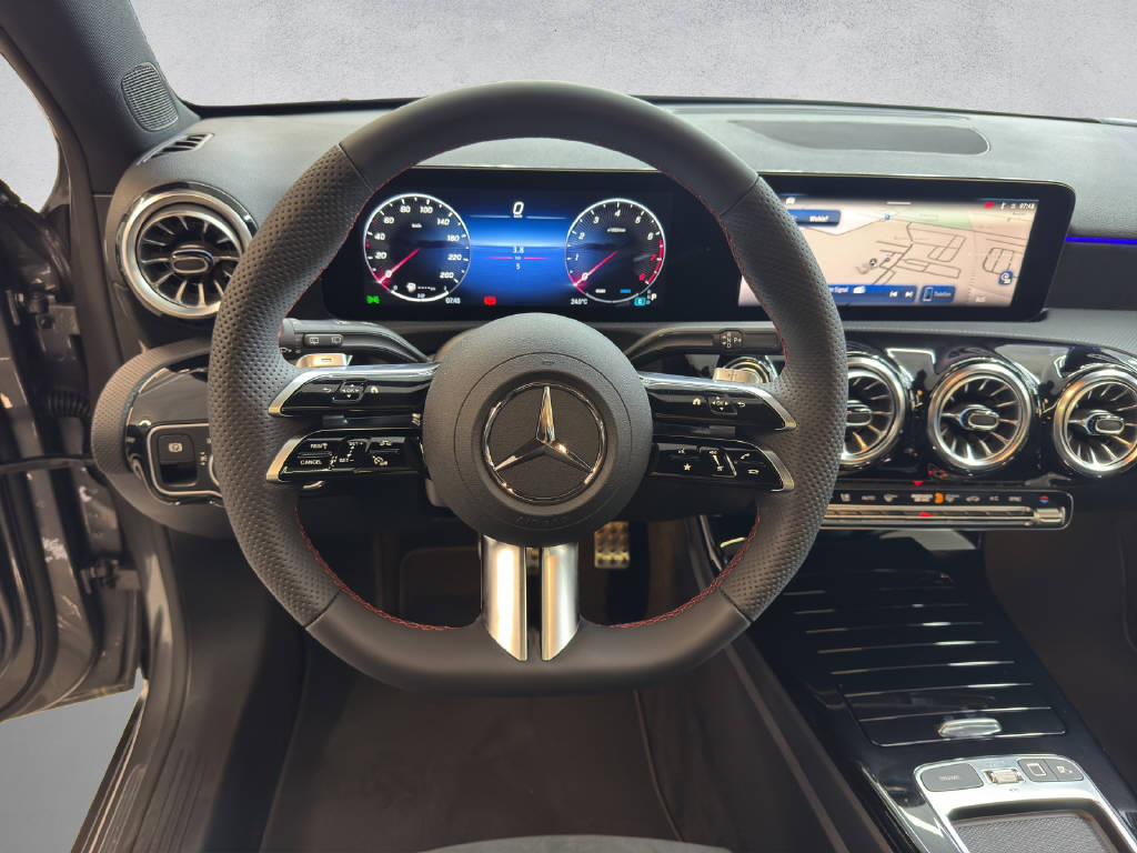 MERCEDES-BENZ A 200 AMG Line Night Star-image-12