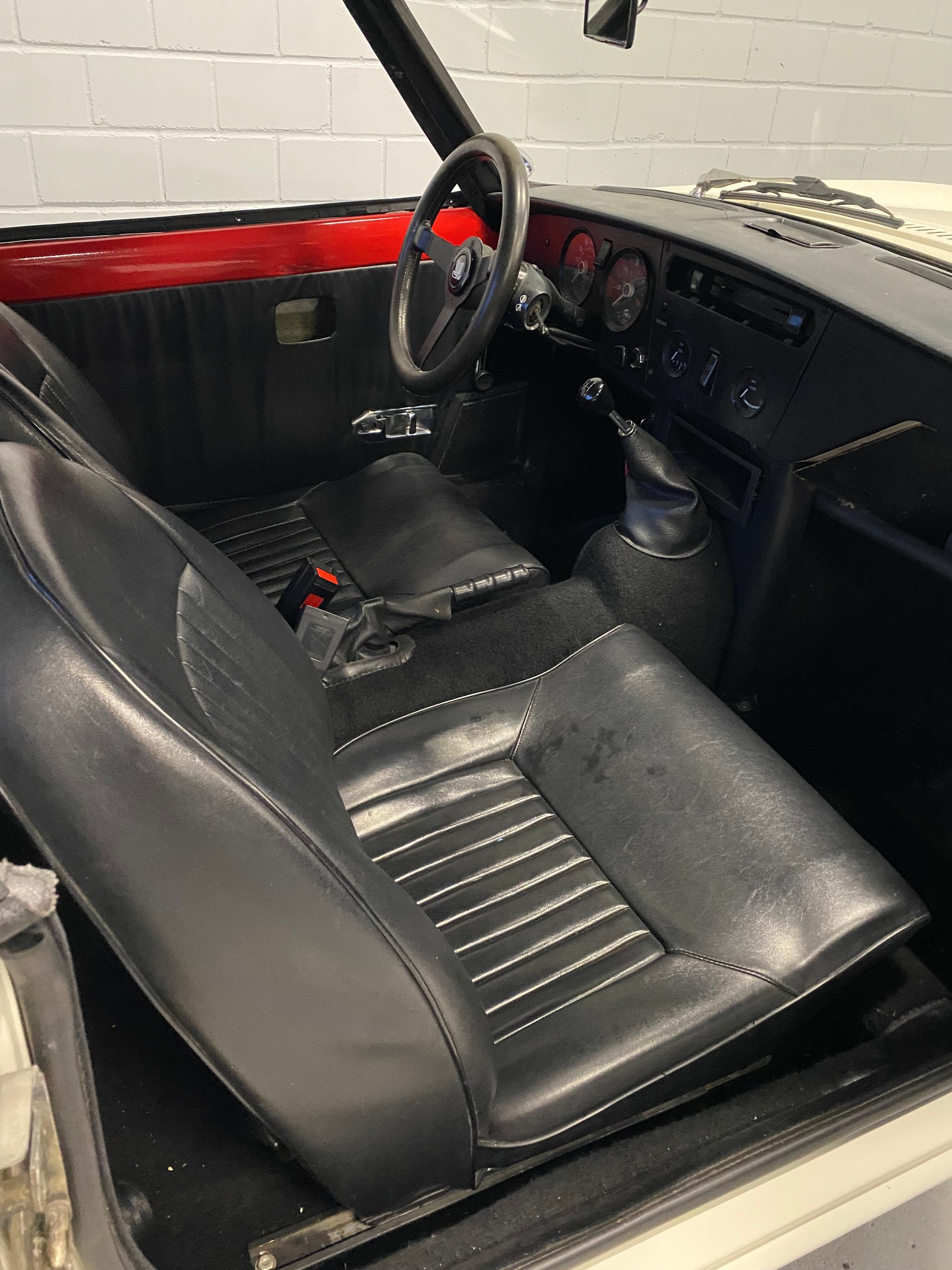 TRIUMPH Spitfire IV-image-8