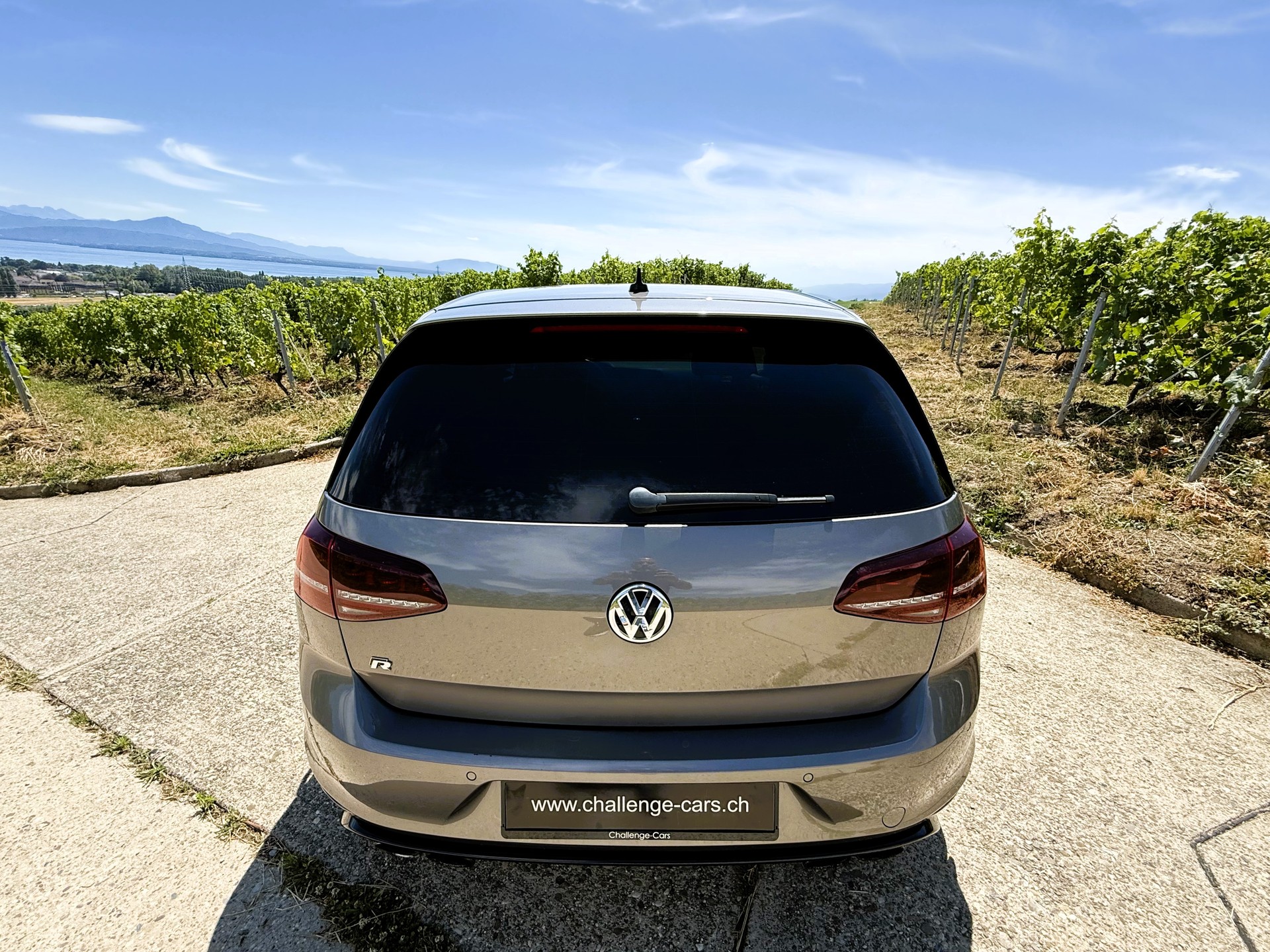 VW Golf 2.0 TSI R 4Motion-image-7