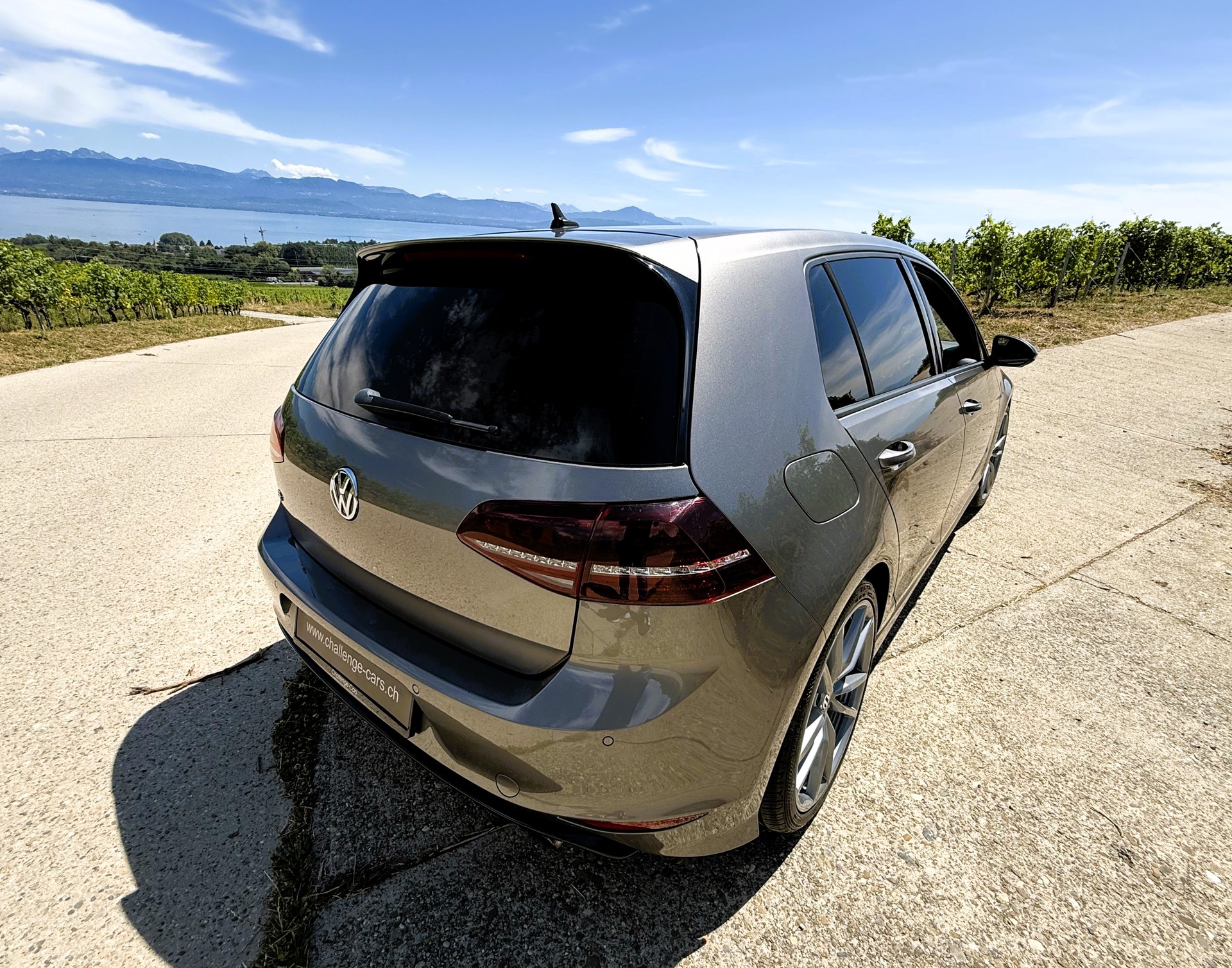VW Golf 2.0 TSI R 4Motion-image-6