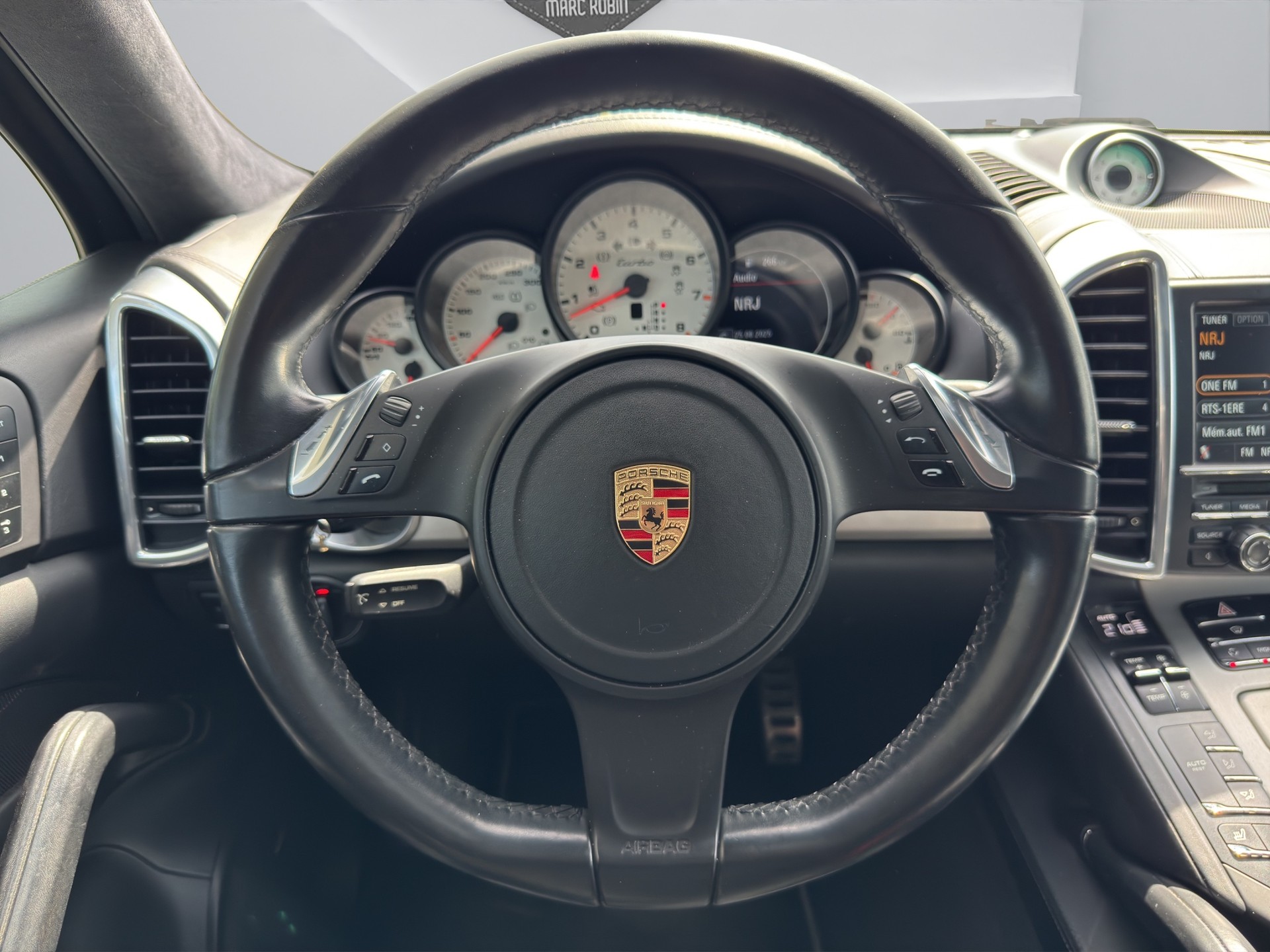 PORSCHE CAYENNE TURBO-image-9