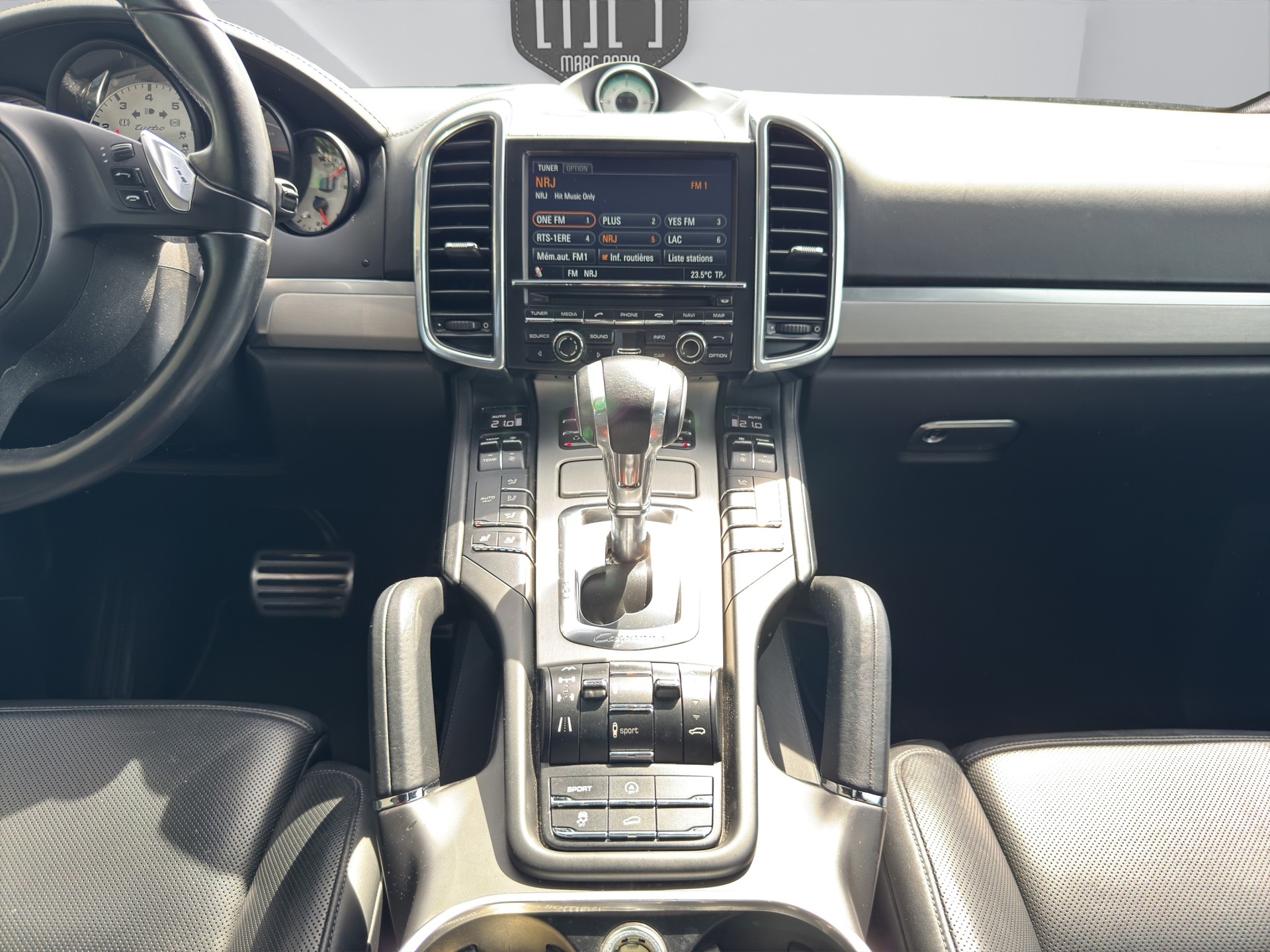 PORSCHE CAYENNE TURBO-image-13