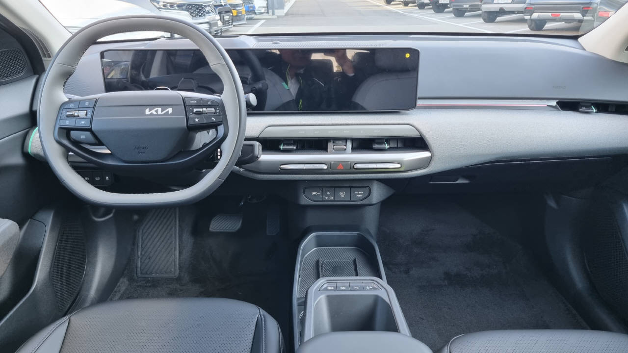 KIA EV4 81 kWh Earth+-image-8