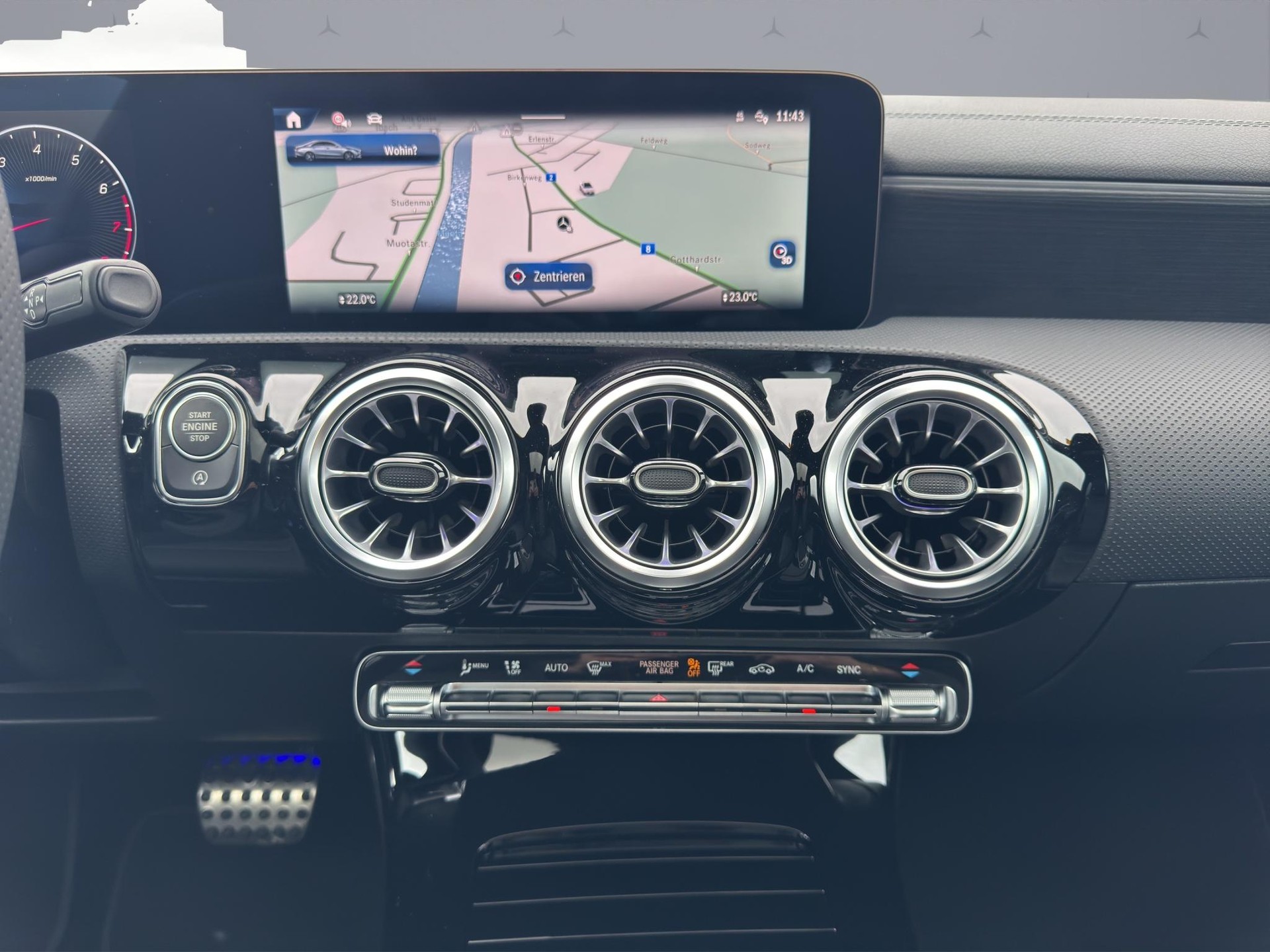MERCEDES-BENZ CLA 250 AMG Line 4matic-image-14
