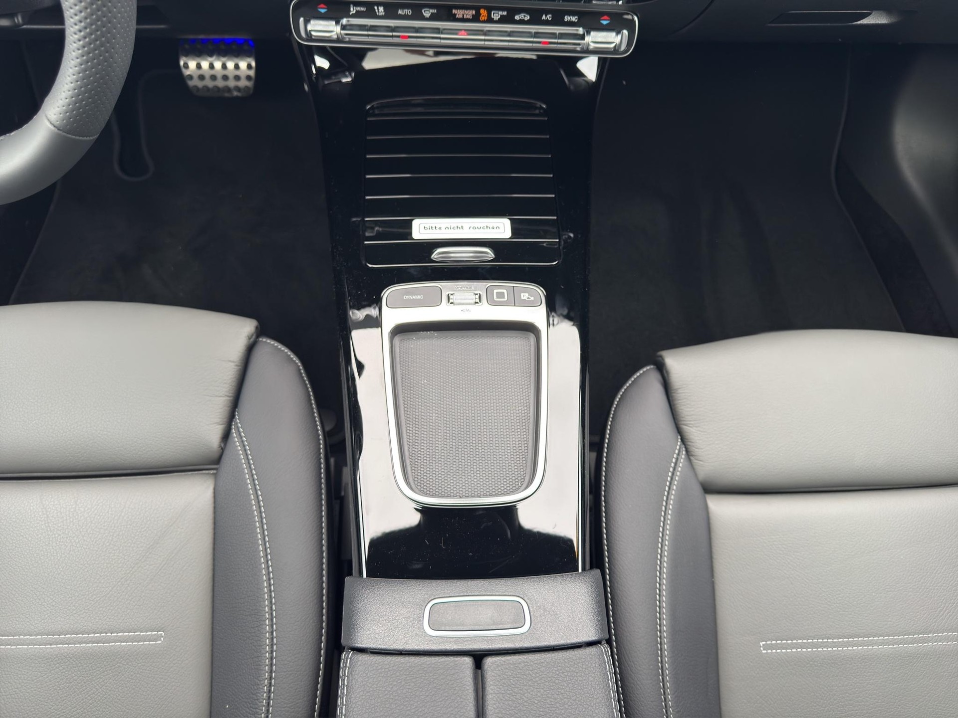 MERCEDES-BENZ CLA 250 AMG Line 4matic-image-13