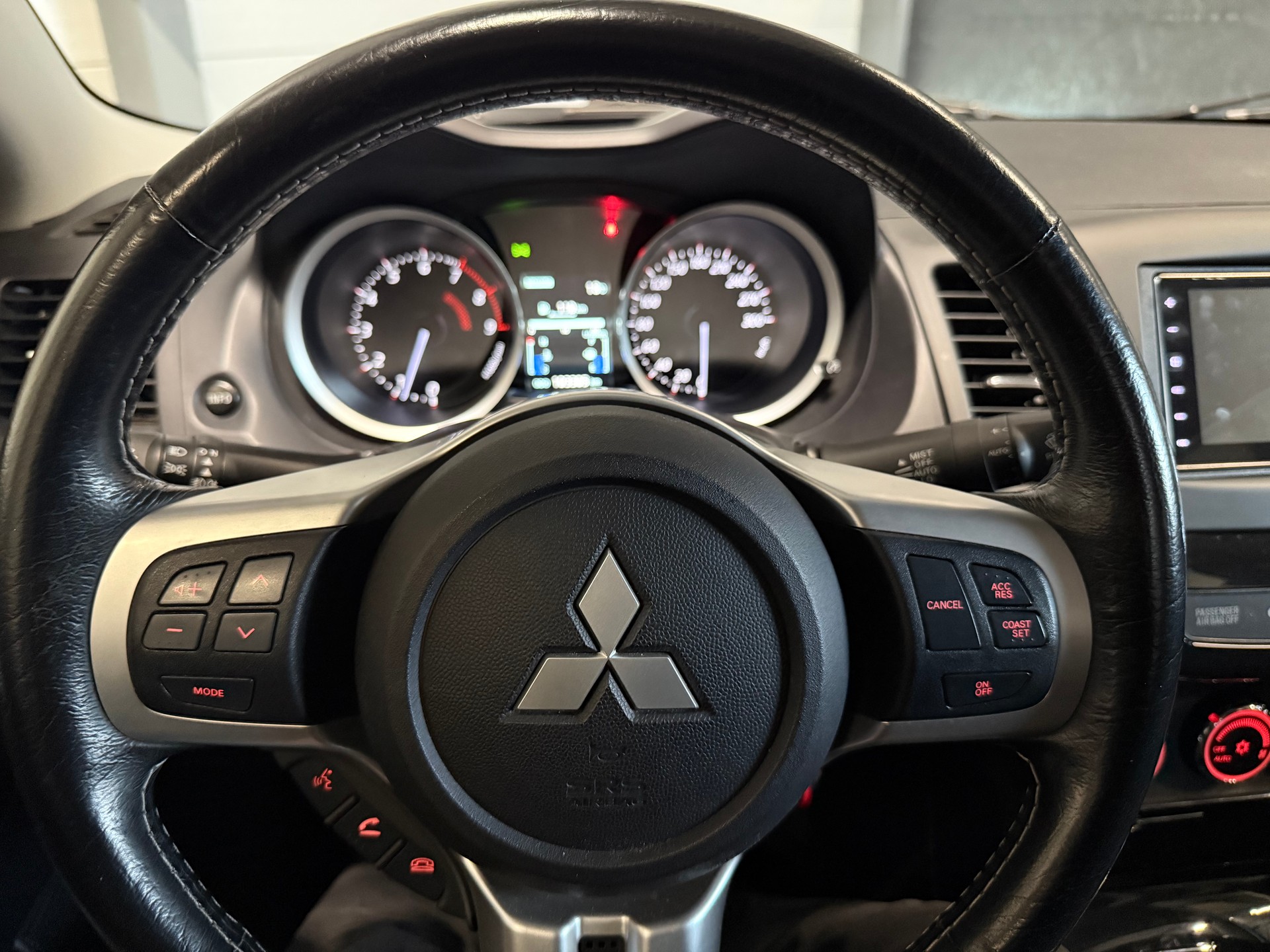 MITSUBISHI Lancer 2.0 T MIVEC EVO Final Edition-image-13