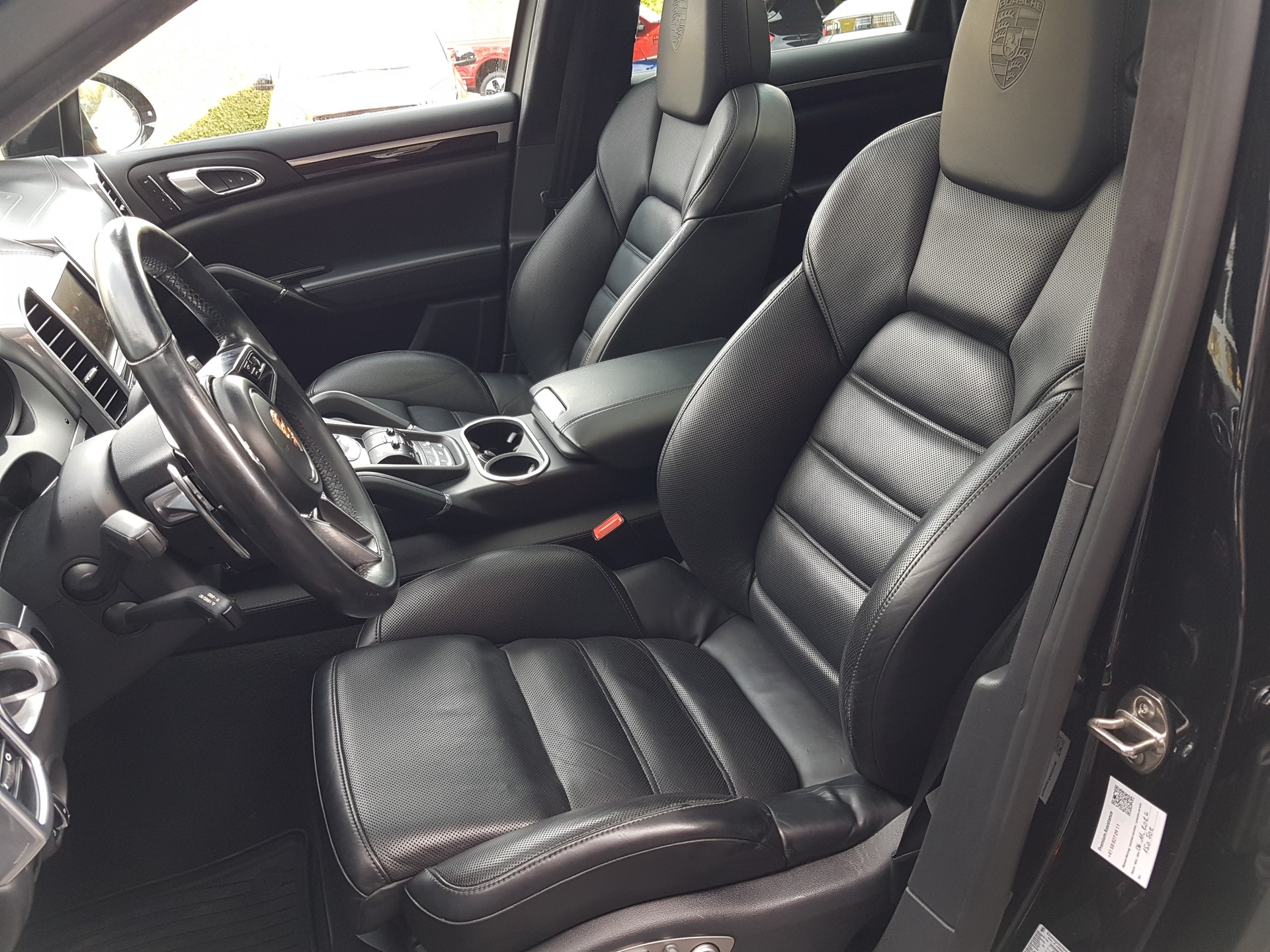 PORSCHE Cayenne Turbo-image-7