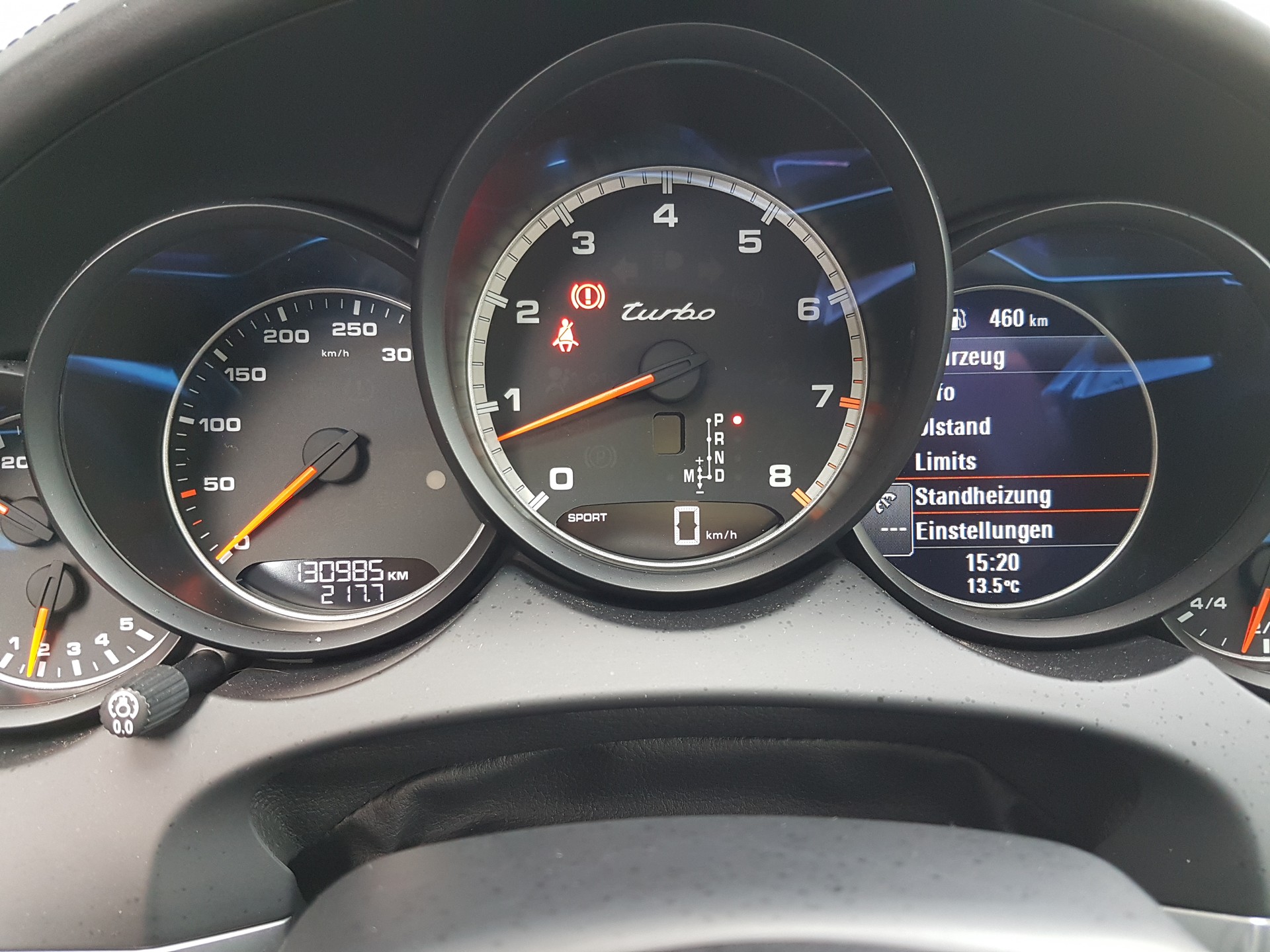 PORSCHE Cayenne Turbo-image-13