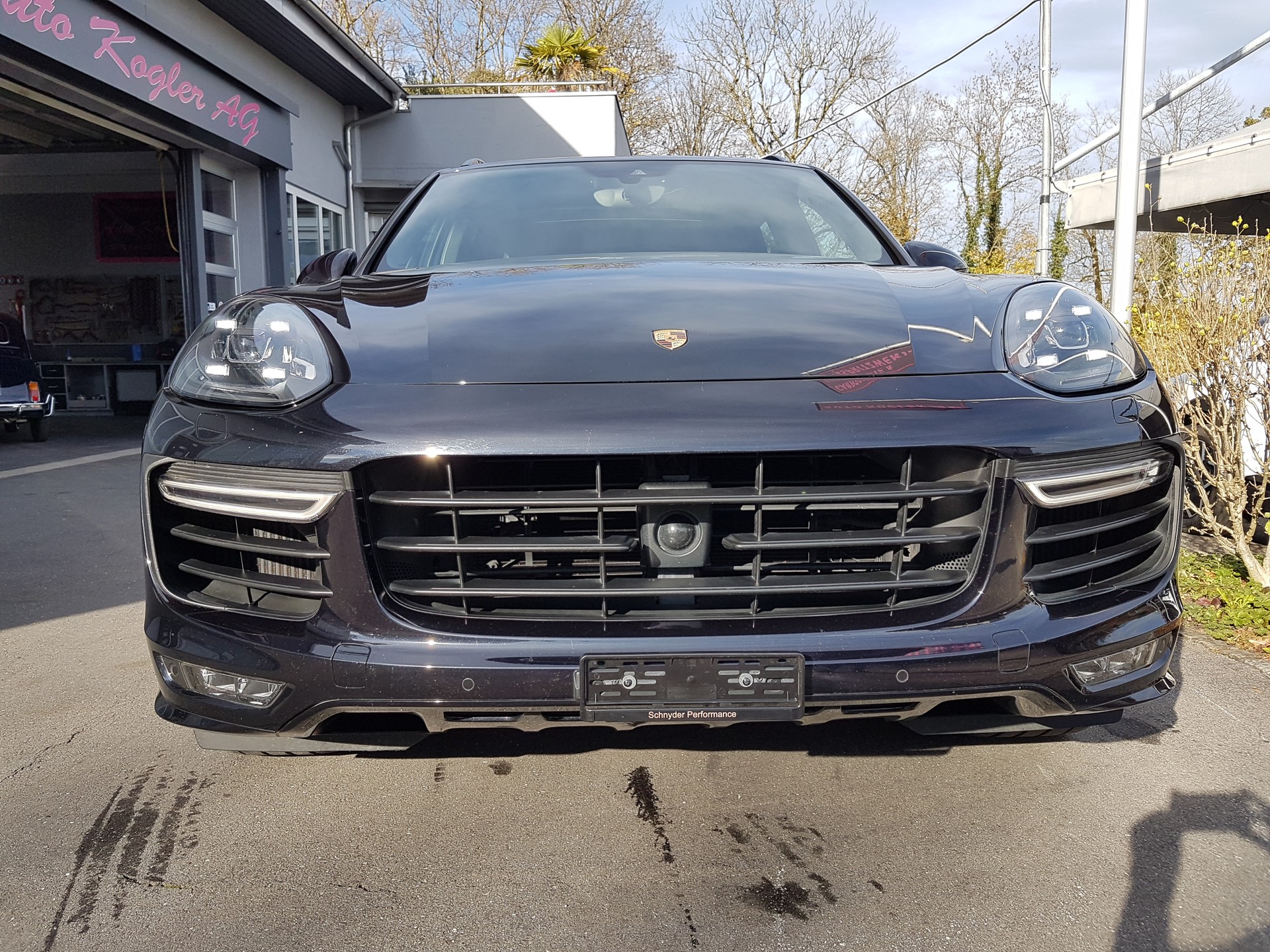 PORSCHE Cayenne Turbo-image-1