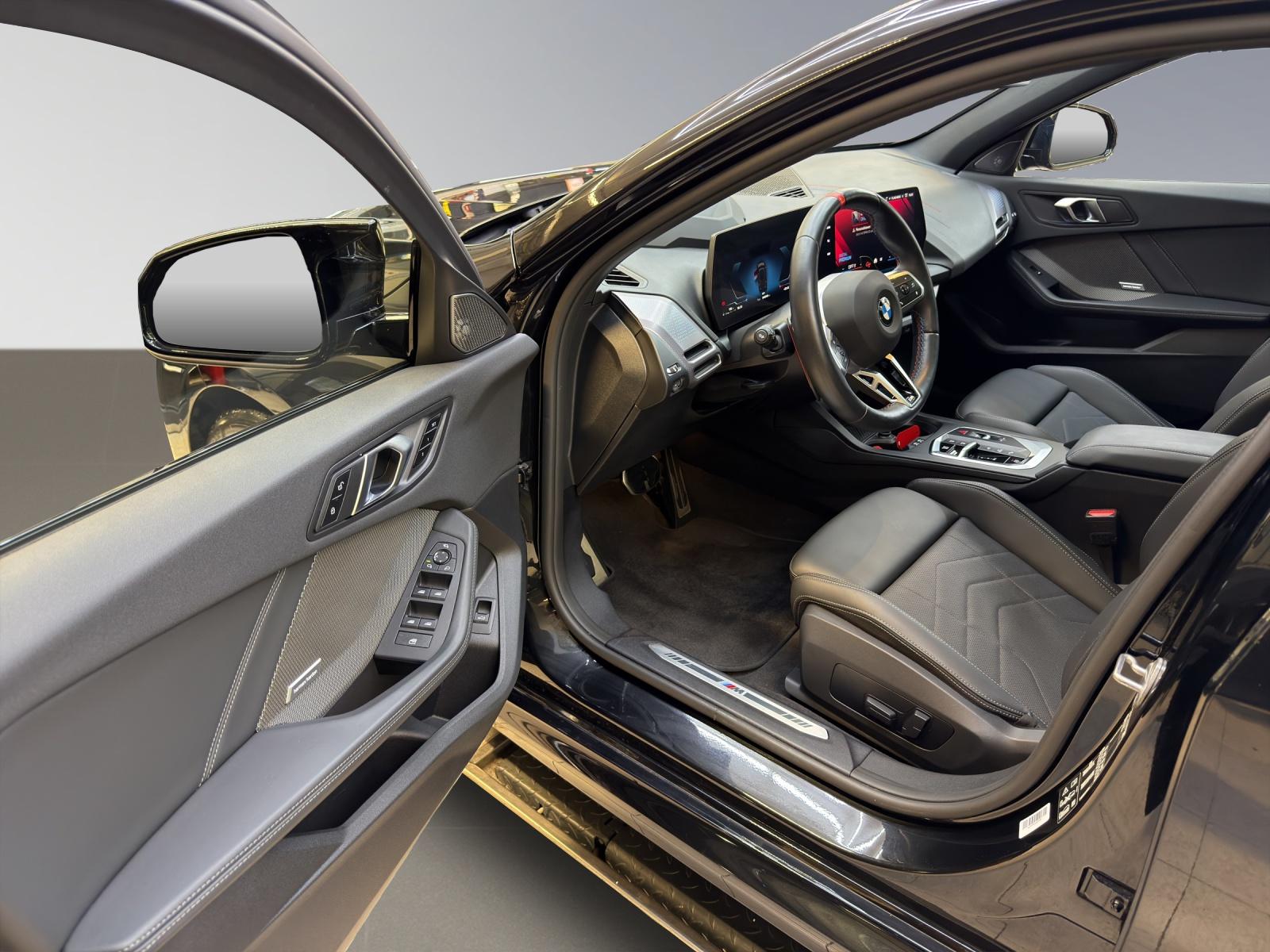 BMW M135i xDrive-image-9