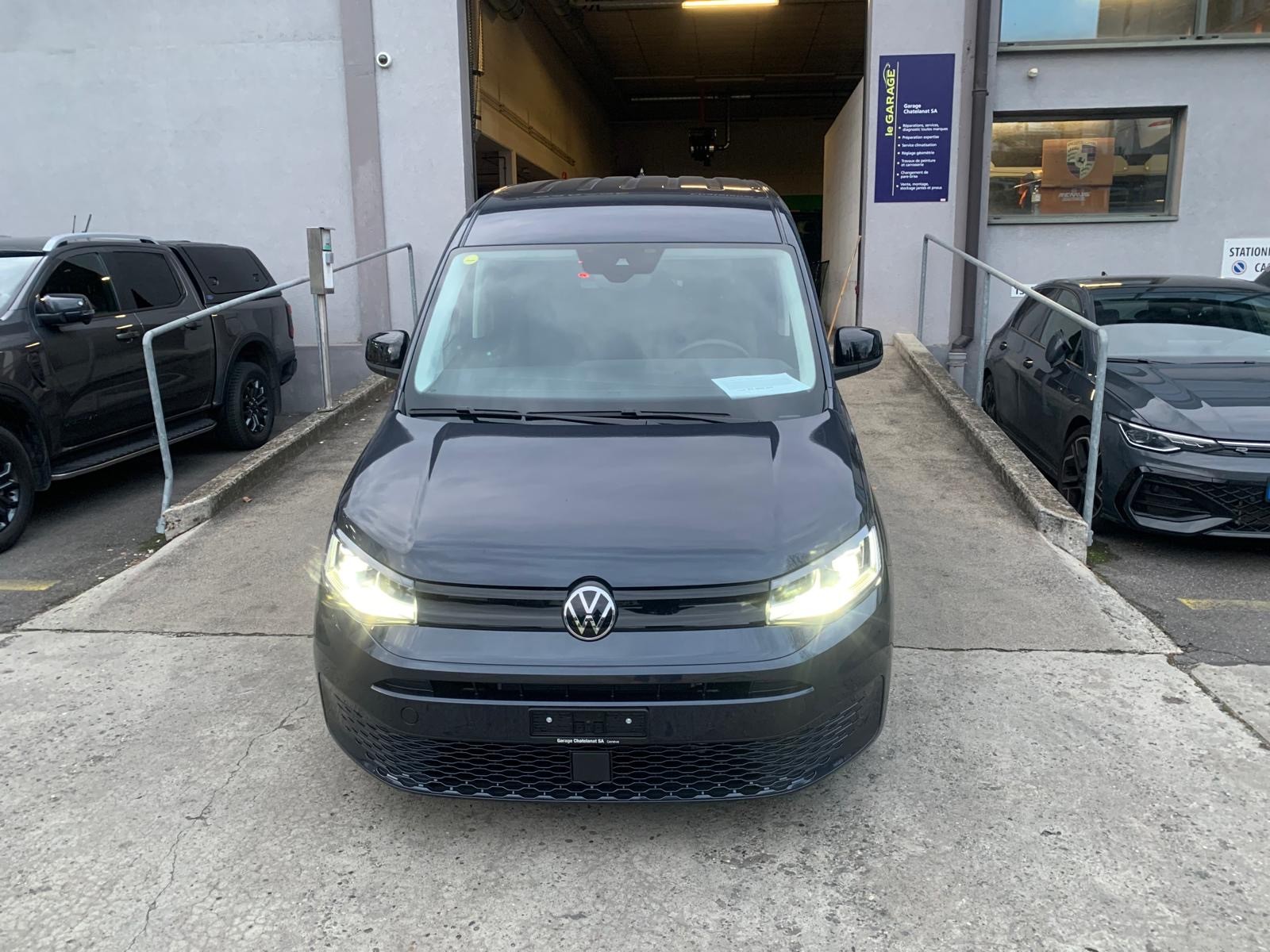VW Caddy Cargo 2.0TDI DSG-image-2