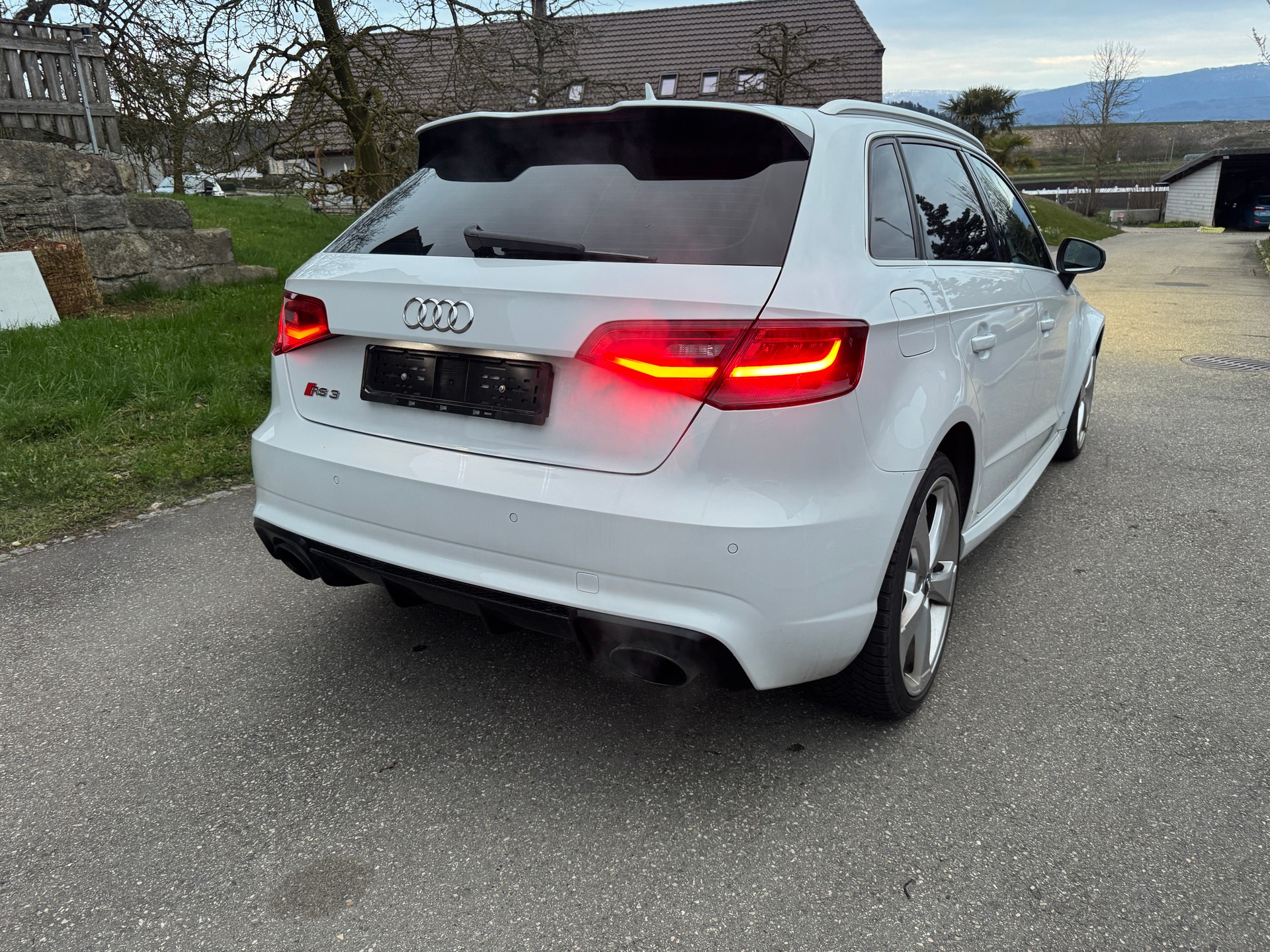 AUDI RS3 2.5 TSI quattro S-tronic-image-4