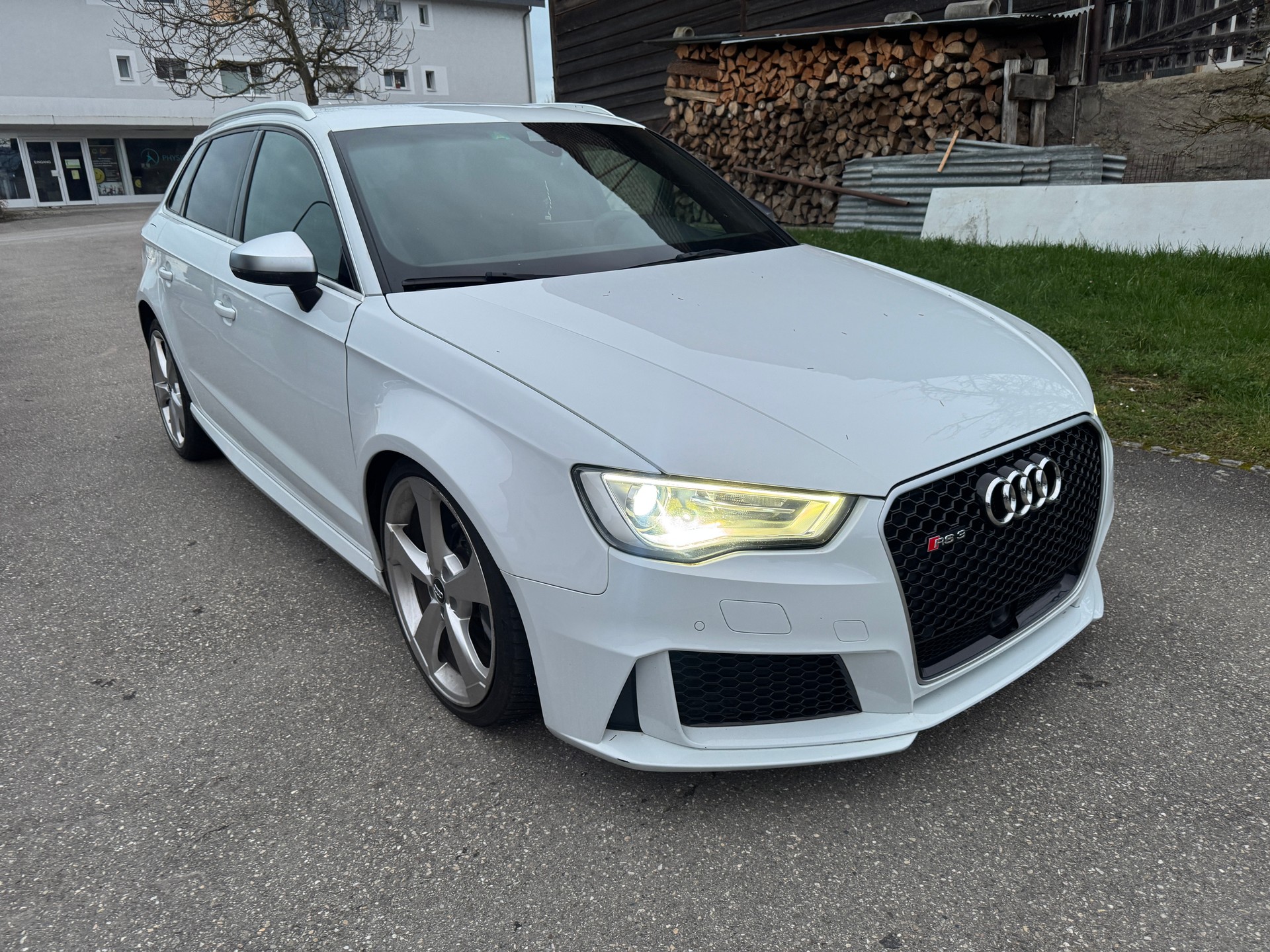 AUDI RS3 2.5 TSI quattro S-tronic-image-1