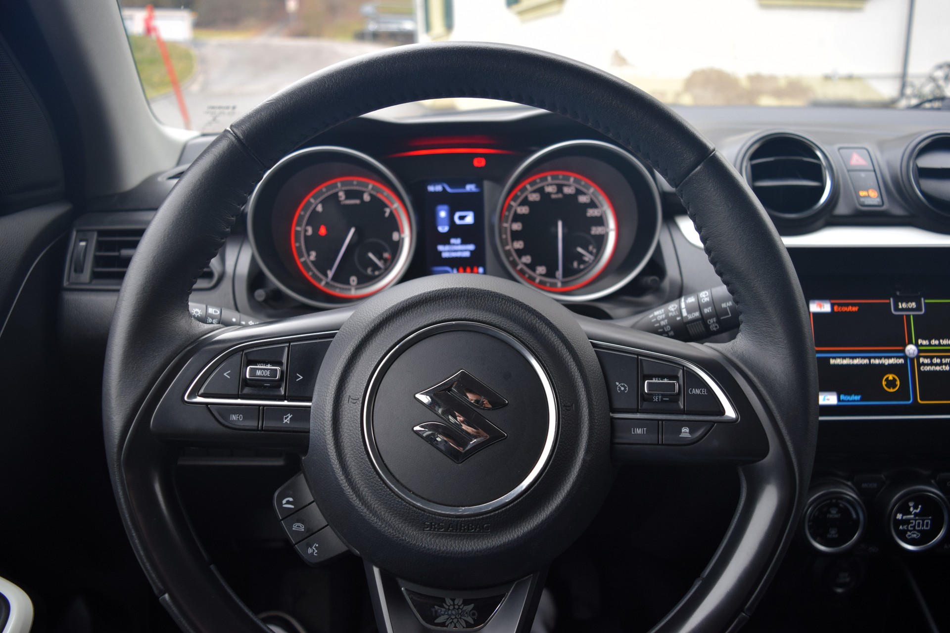 SUZUKI Swift 1.0 12V SHVS Tradizio Top Hybrid-image-2