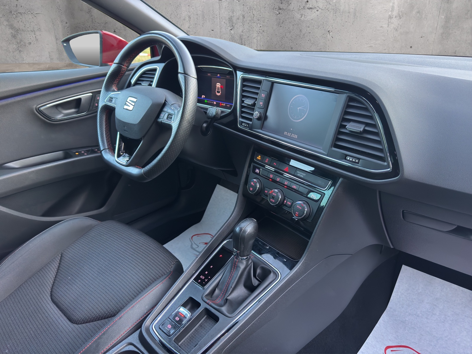 SEAT Leon 2.0 TSI FR DSG-image-12