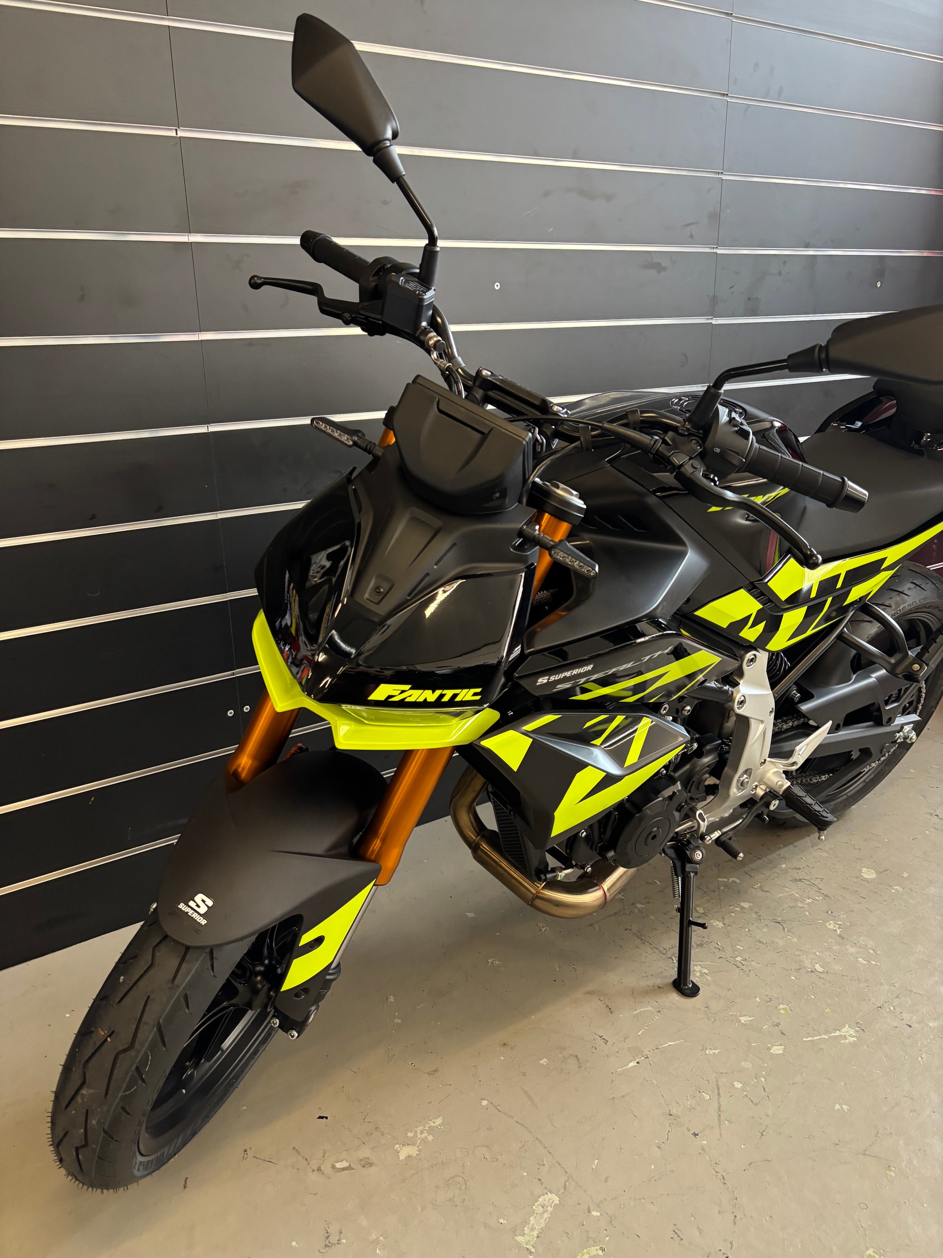 FANTIC Stealht 500-showroom-element-2