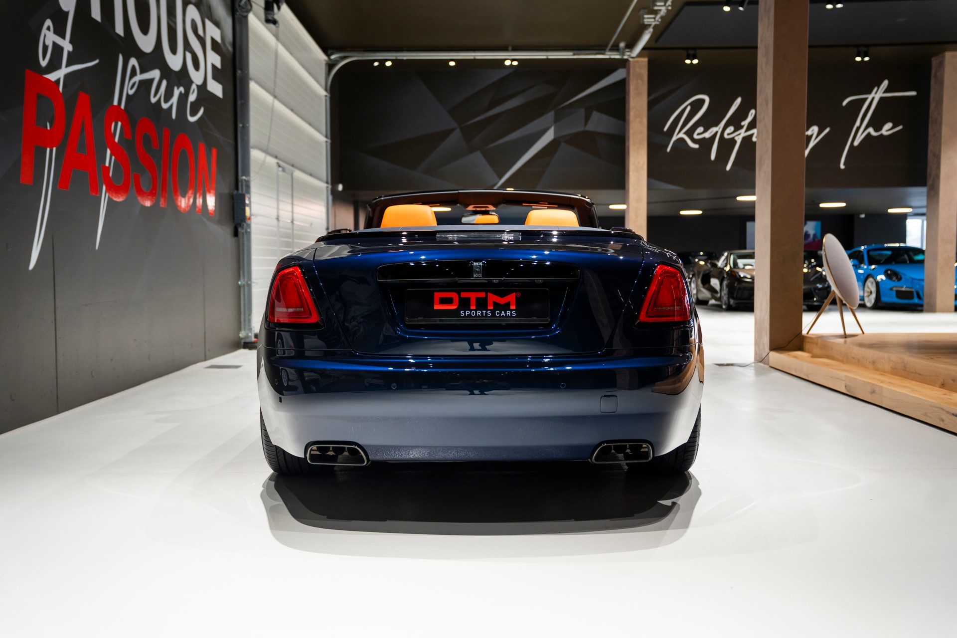 ROLLS-ROYCE Dawn 6.6 V12 Black Badge-image-4