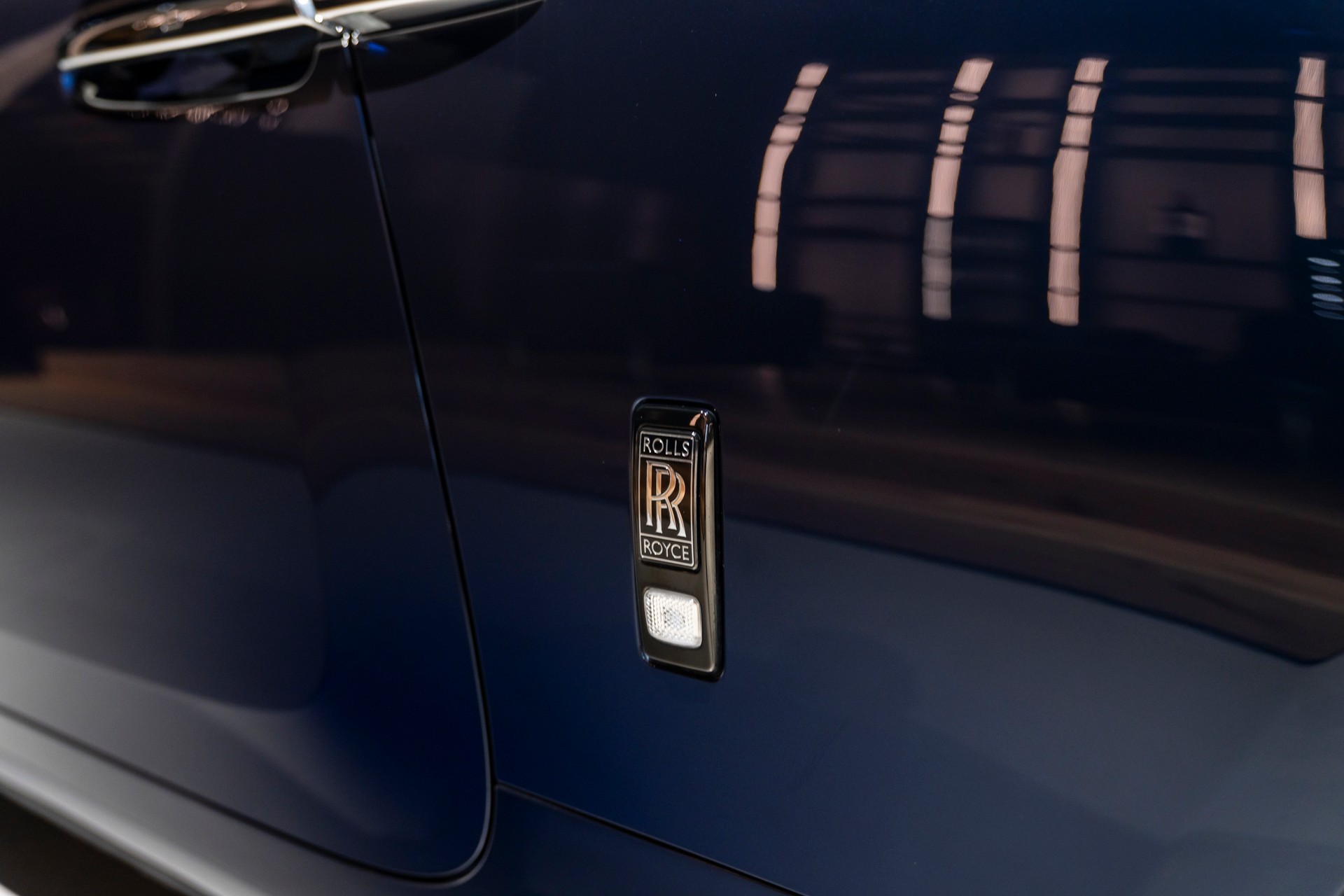 ROLLS-ROYCE Dawn 6.6 V12 Black Badge-image-6