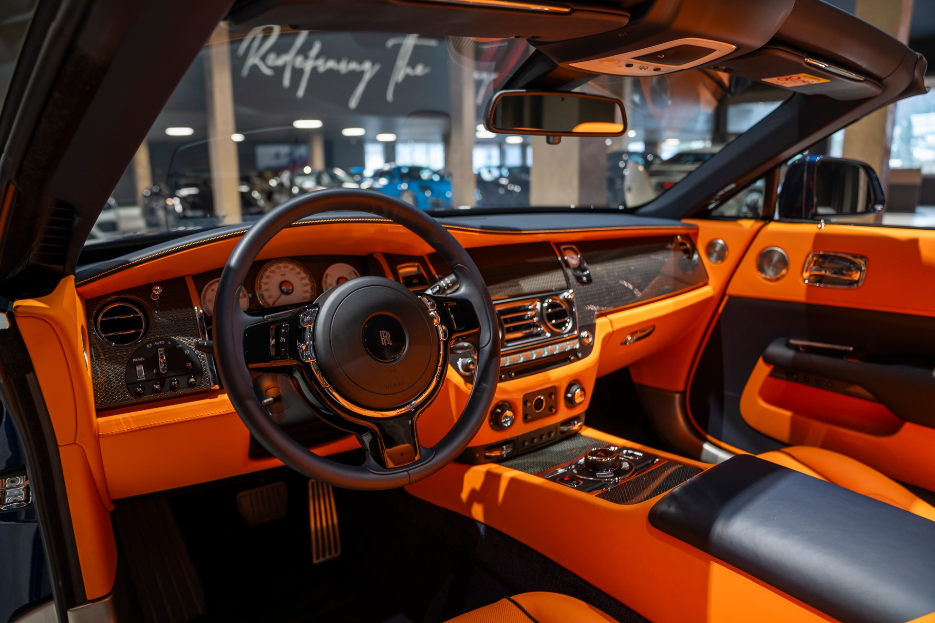 ROLLS-ROYCE Dawn 6.6 V12 Black Badge-image-9