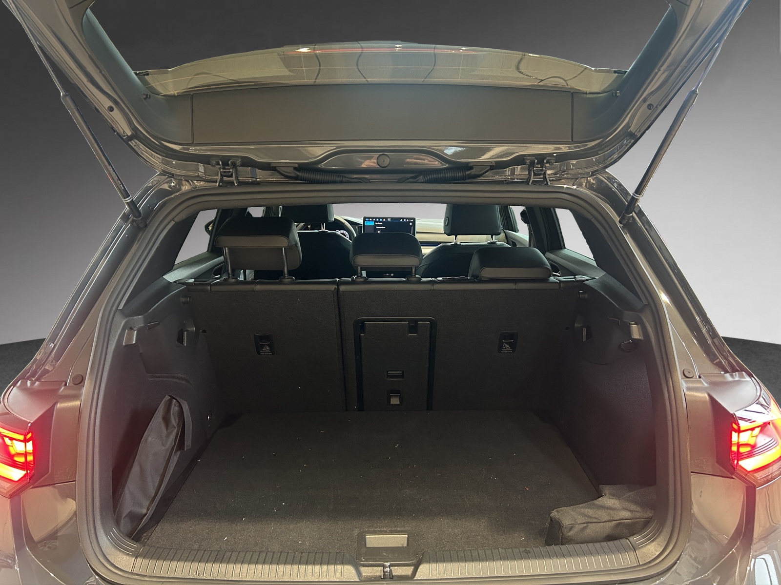 VW Golf 1.5 e TSI mHEV Edition 50 DSG-image-9