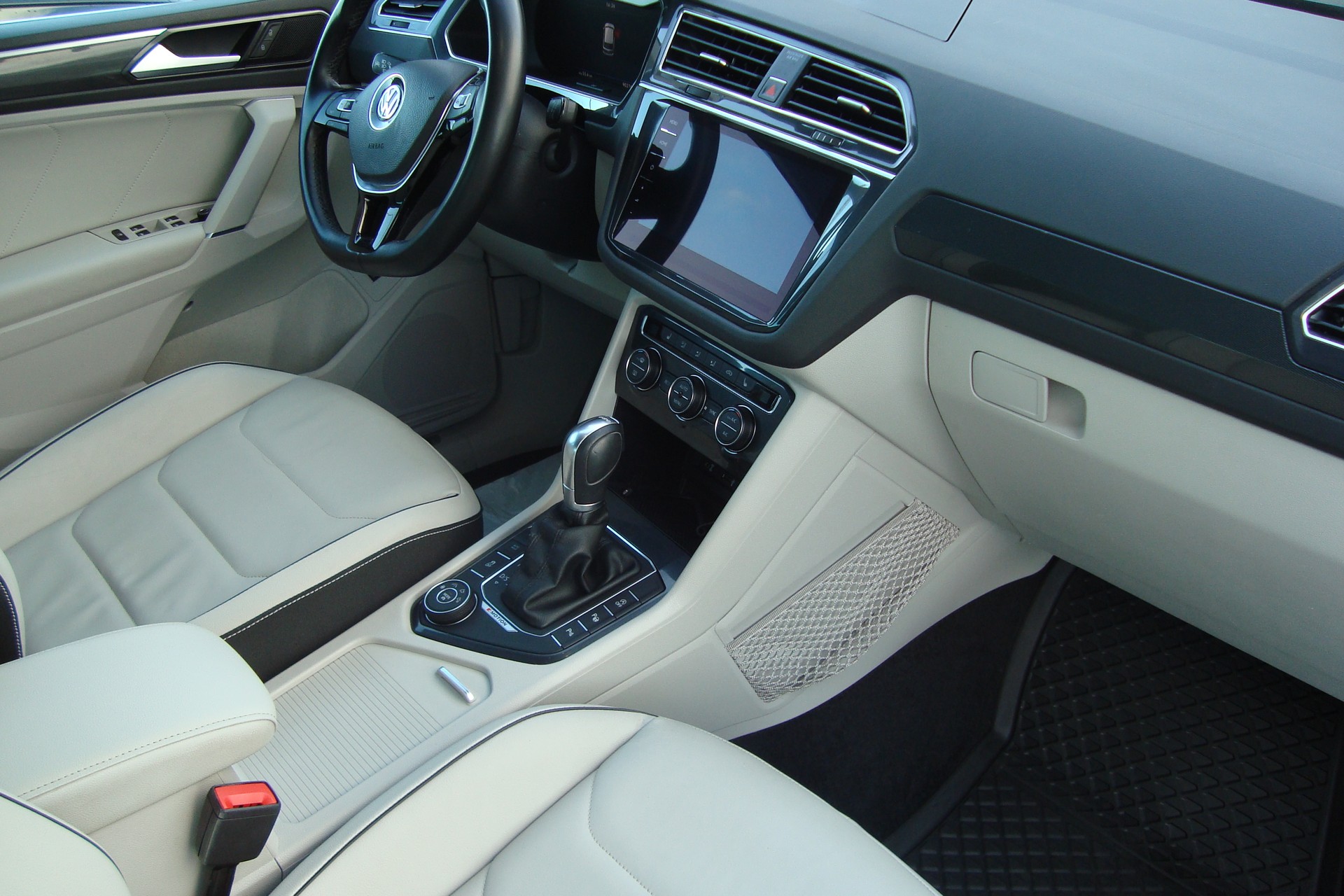 VW Tiguan 2.0TSI Highline 4Motion DSG-image-2
