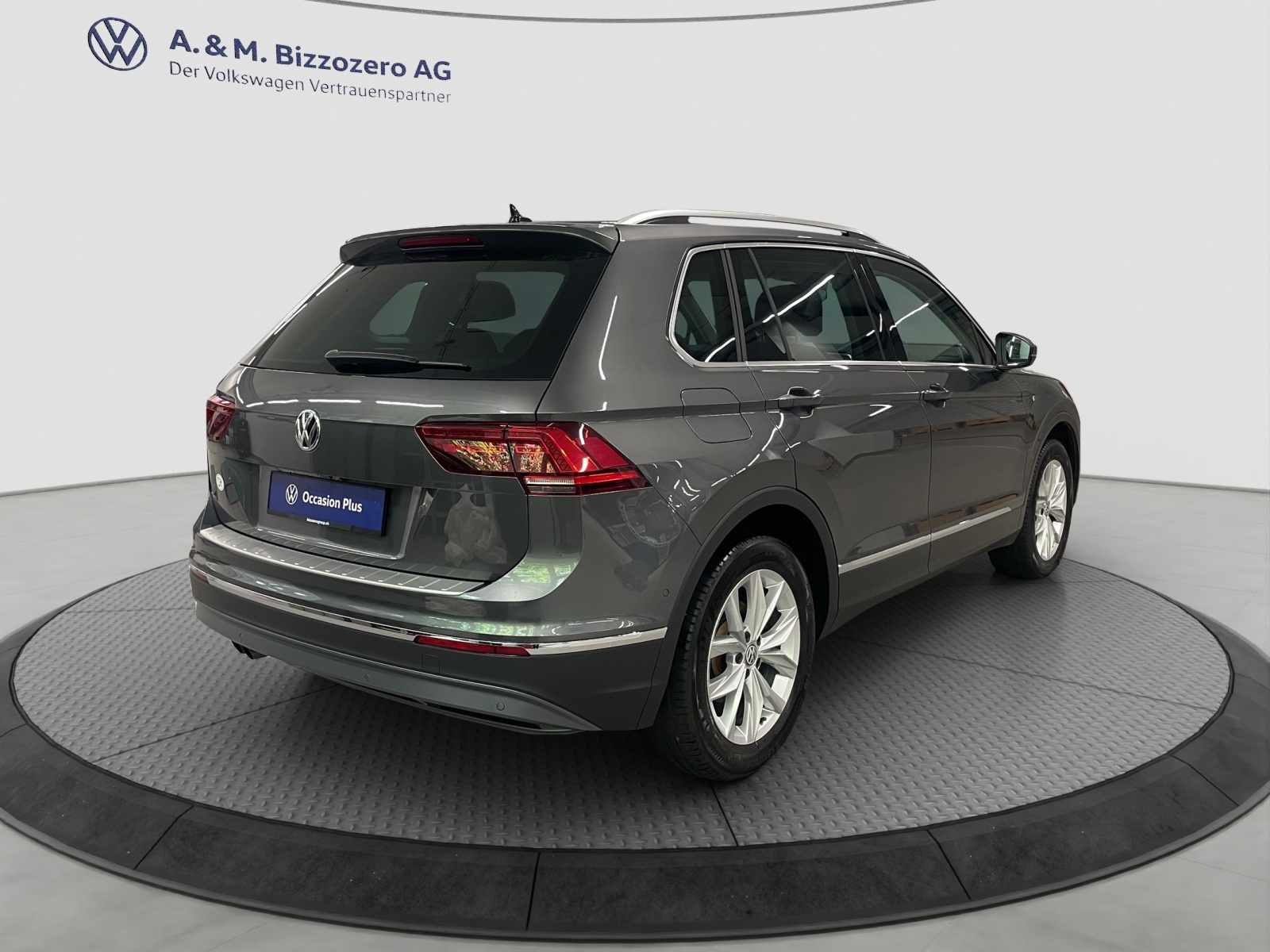 VW Tiguan 2.0TSI Highline 4Motion DSG-image-4