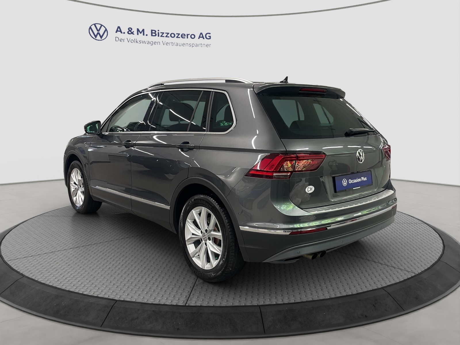 VW Tiguan 2.0TSI Highline 4Motion DSG-showroom-element-2