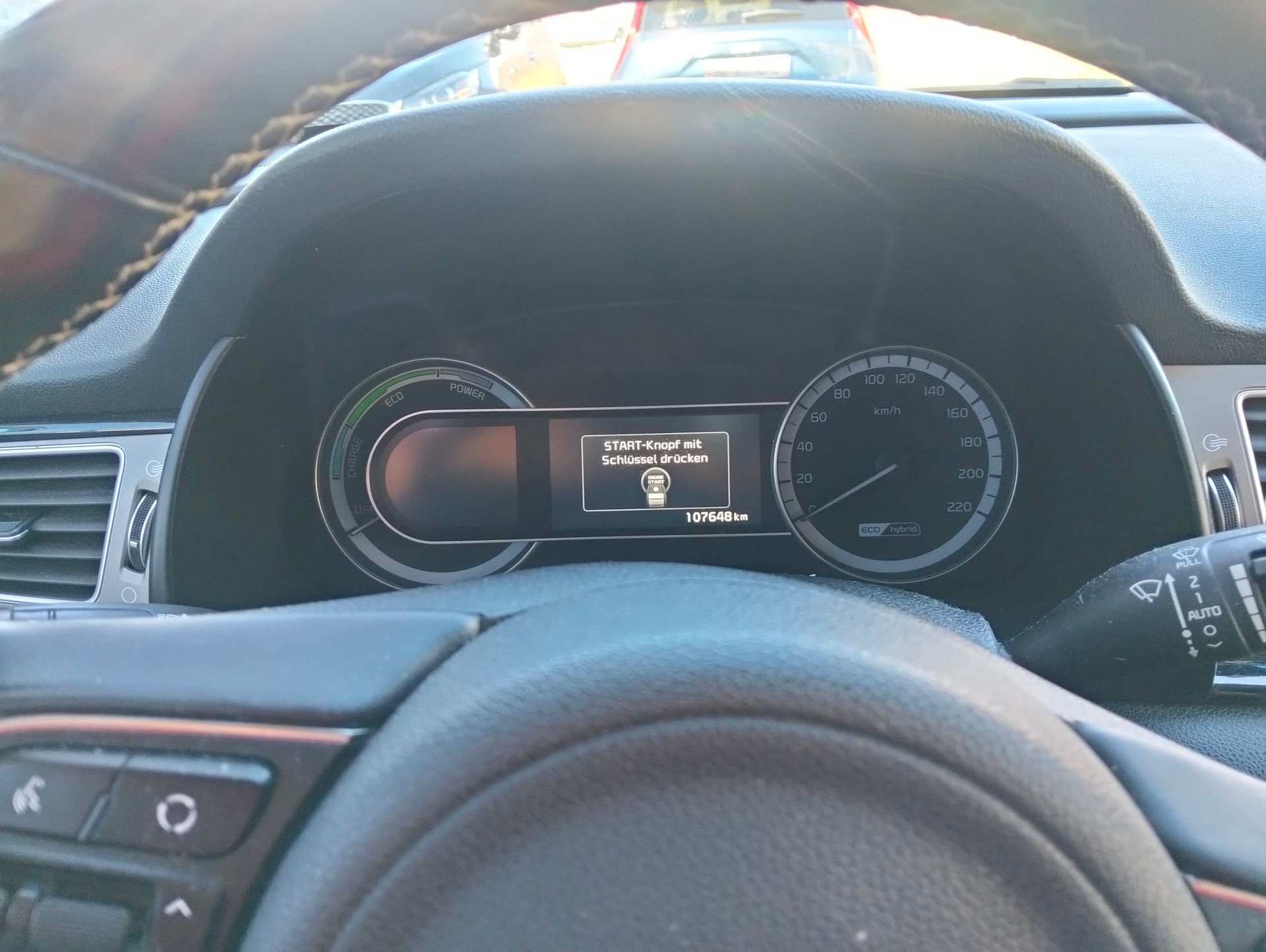 KIA Niro 1.6GDi Hybrid Style DCT-image-3