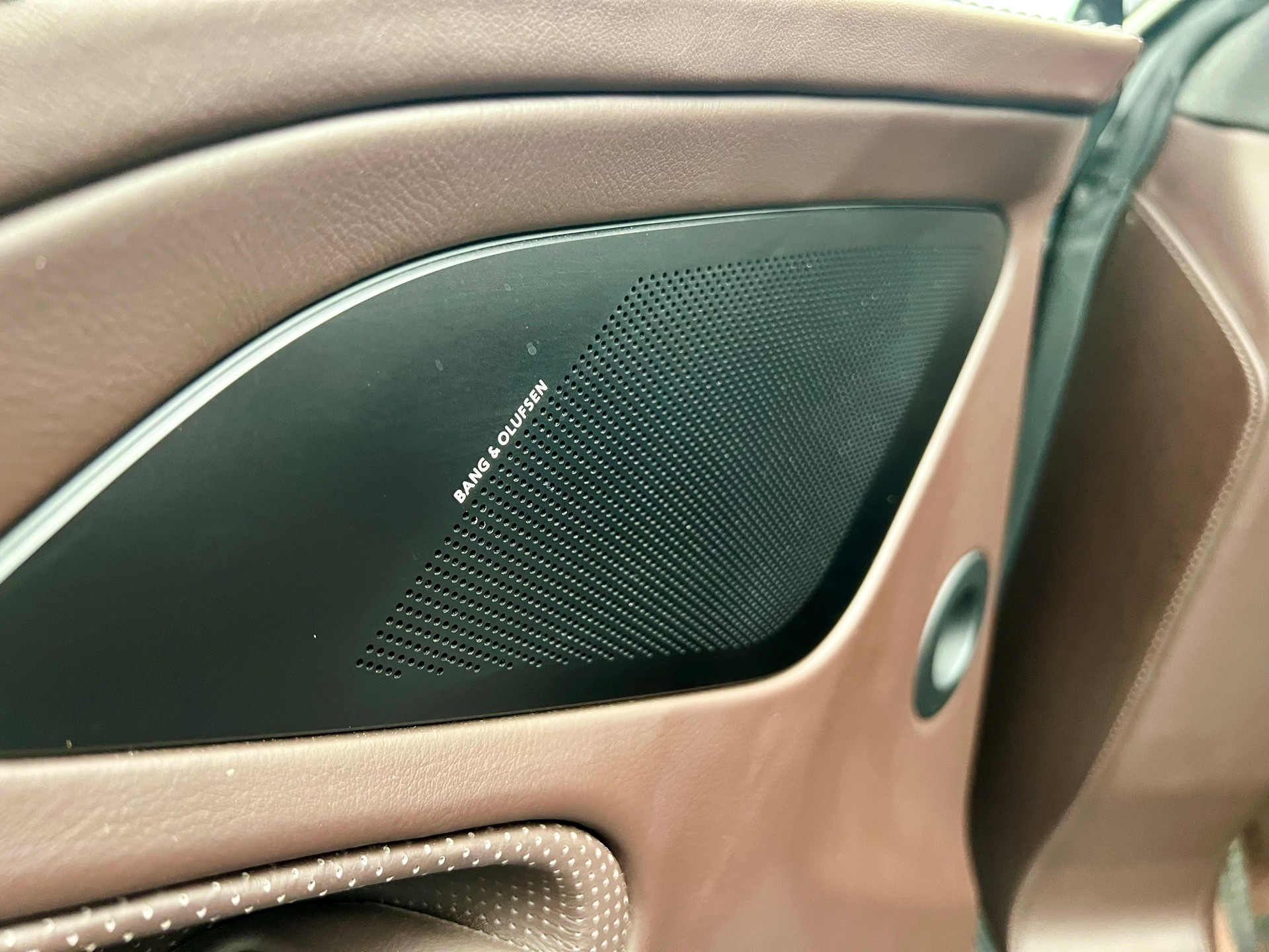 ASTON MARTIN Vanquish 6.0 V12-image-6
