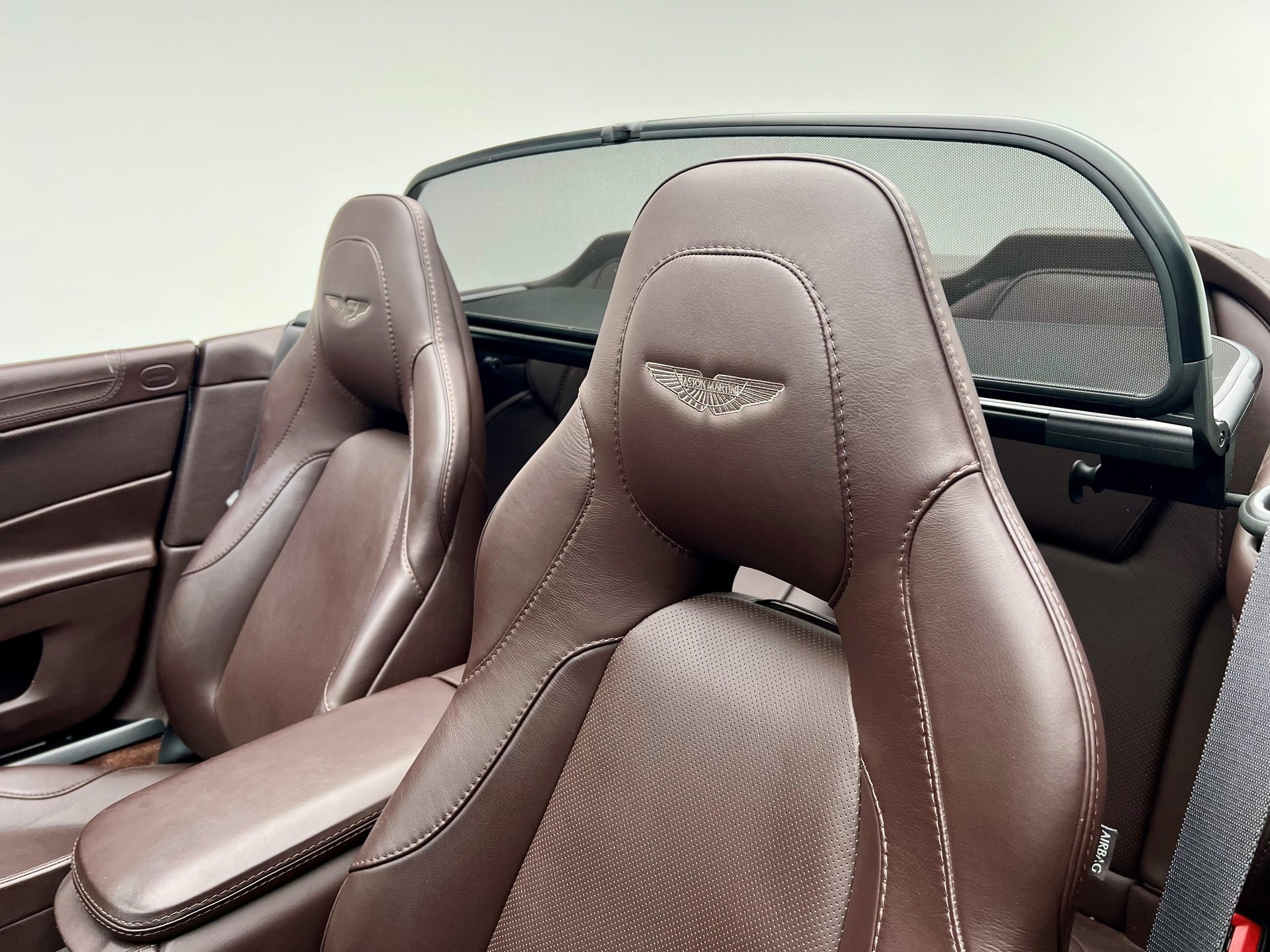 ASTON MARTIN Vanquish 6.0 V12-image-5