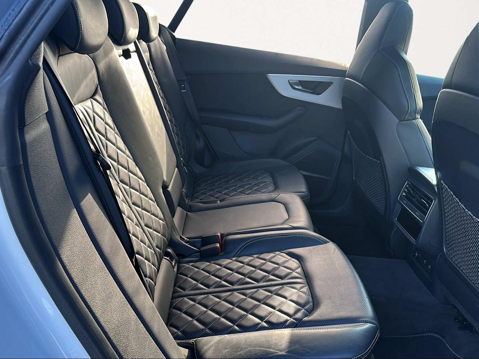 AUDI SQ8 TFSI quattro tiptronic-image-7