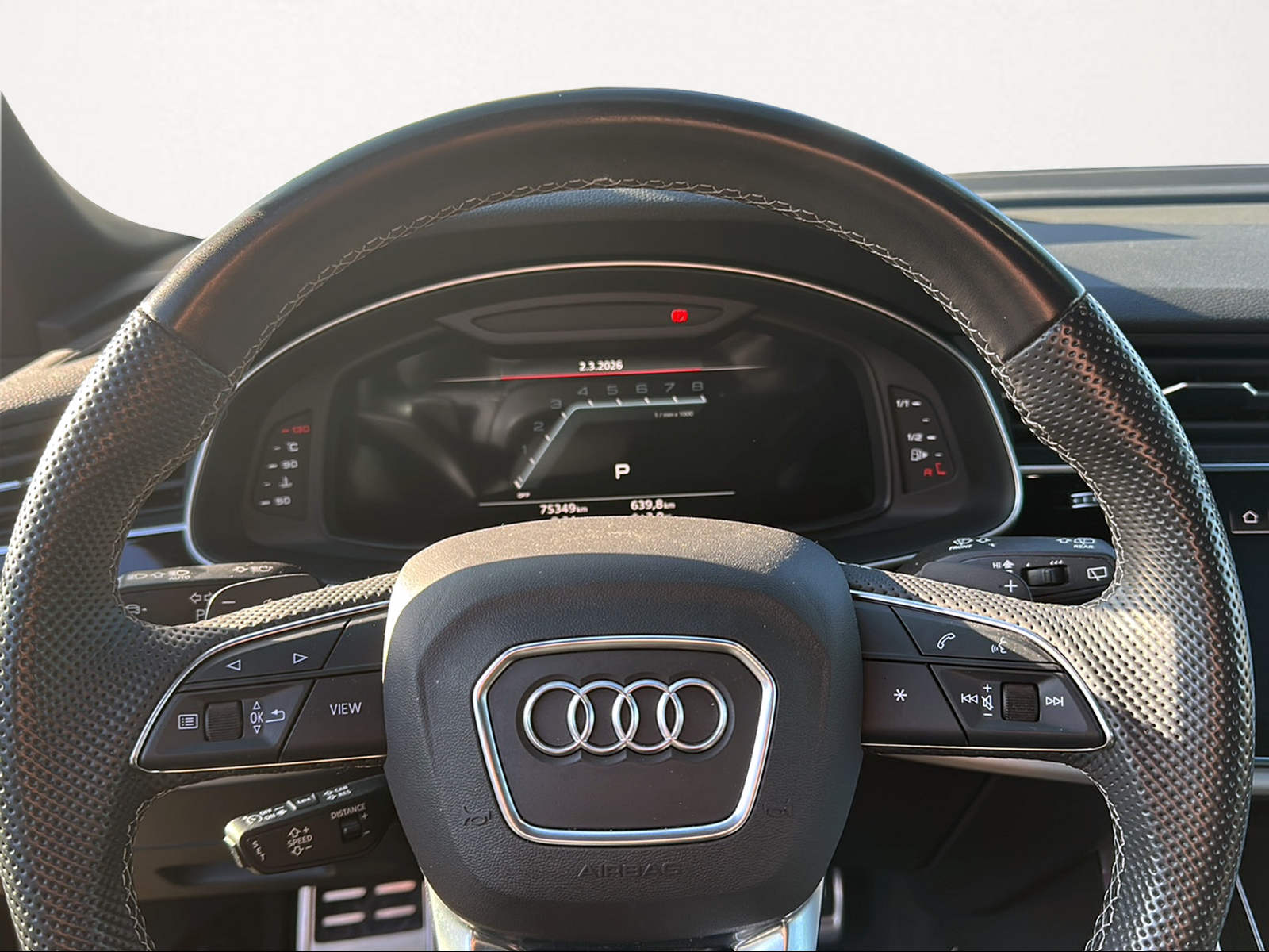 AUDI SQ8 TFSI quattro tiptronic-image-3