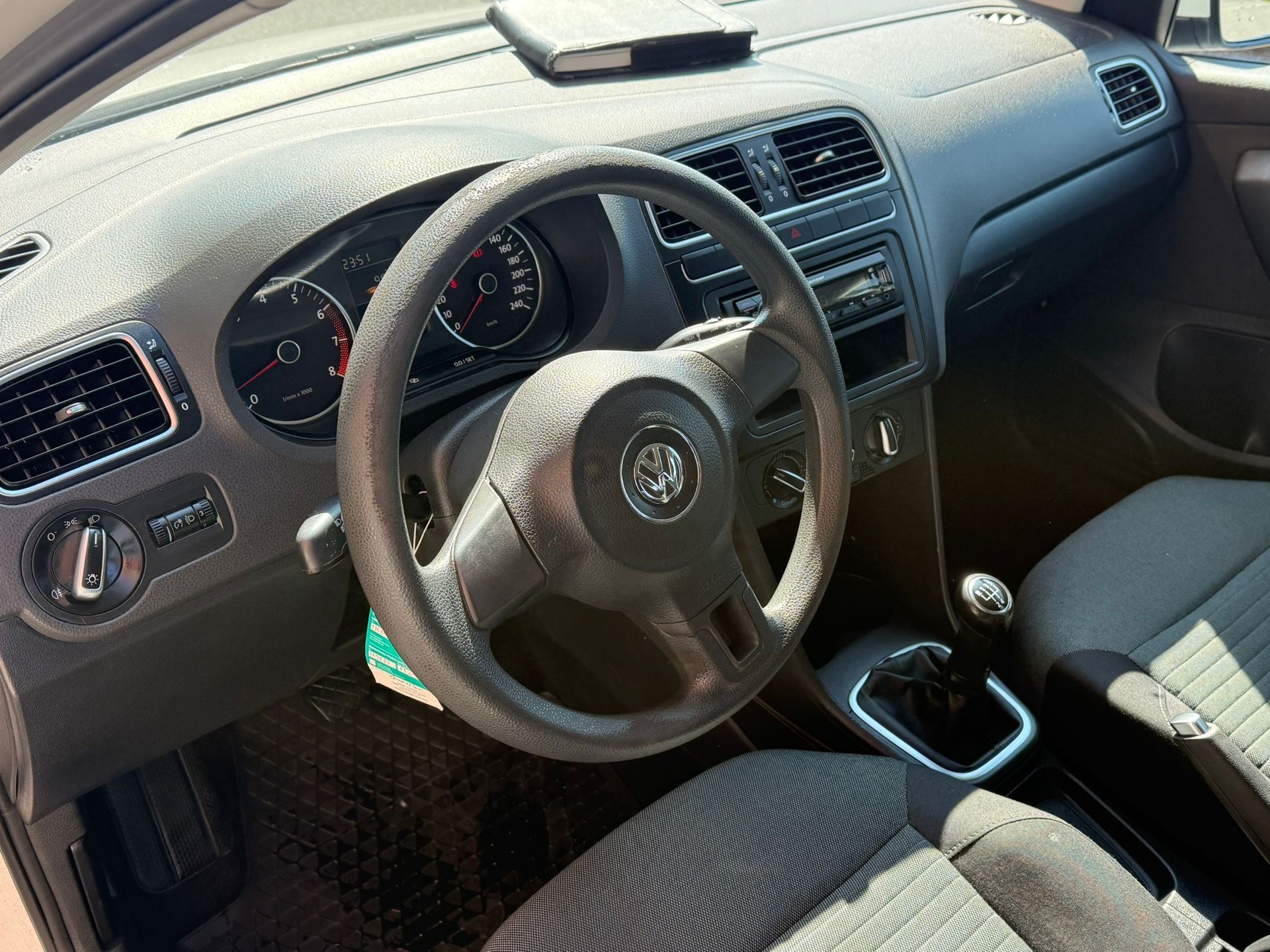VW Polo 1.4 16V Trendline-image-9