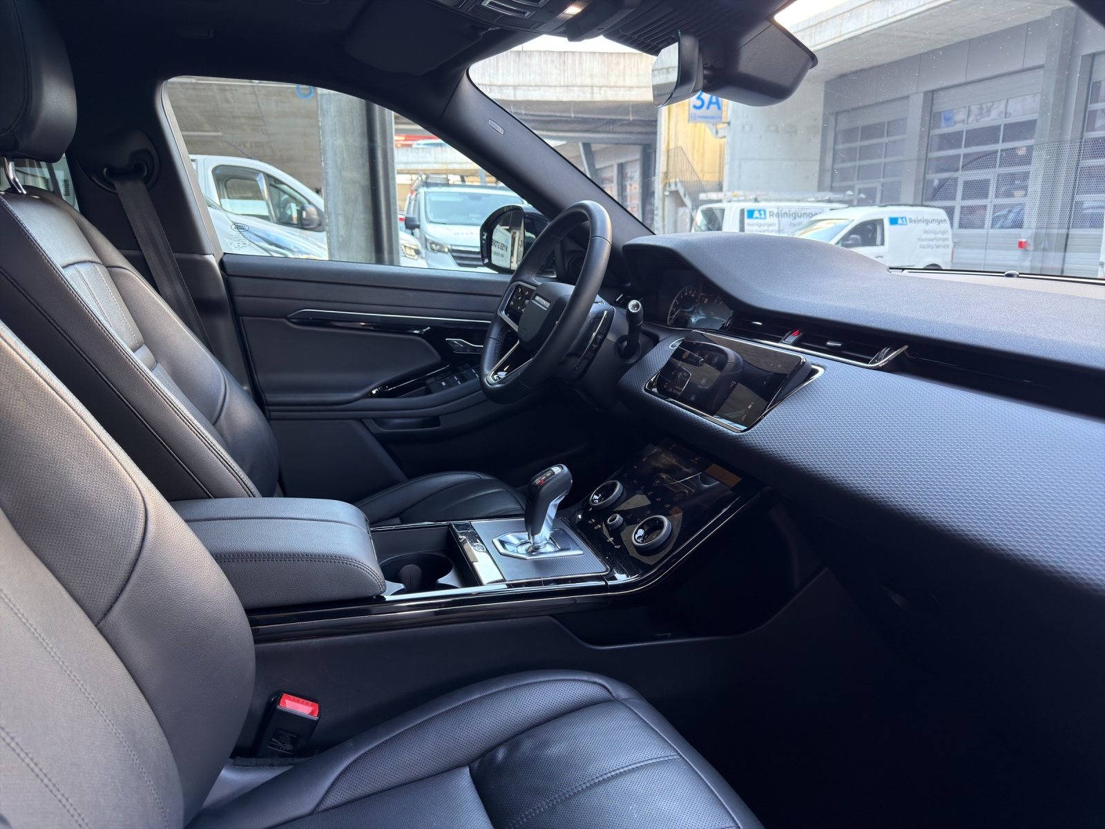 LAND ROVER Range Rover Evoque P 200 MHEV AT9-image-25