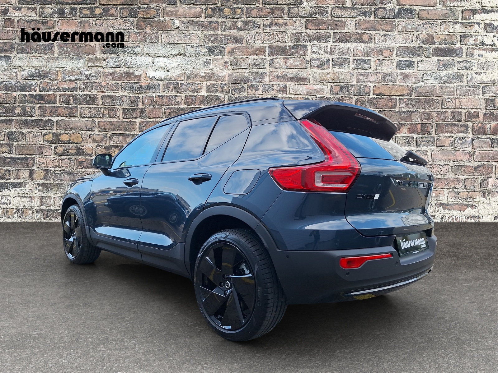 VOLVO EX40 Twin Black Edition AWD-image-2