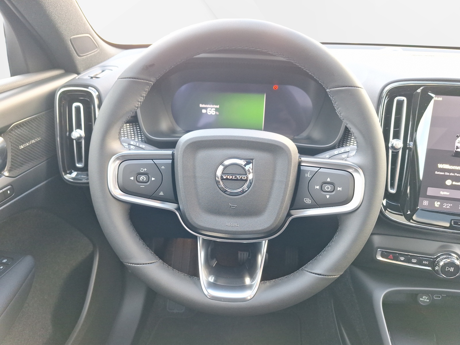 VOLVO EX40 Twin Black Edition AWD-image-9