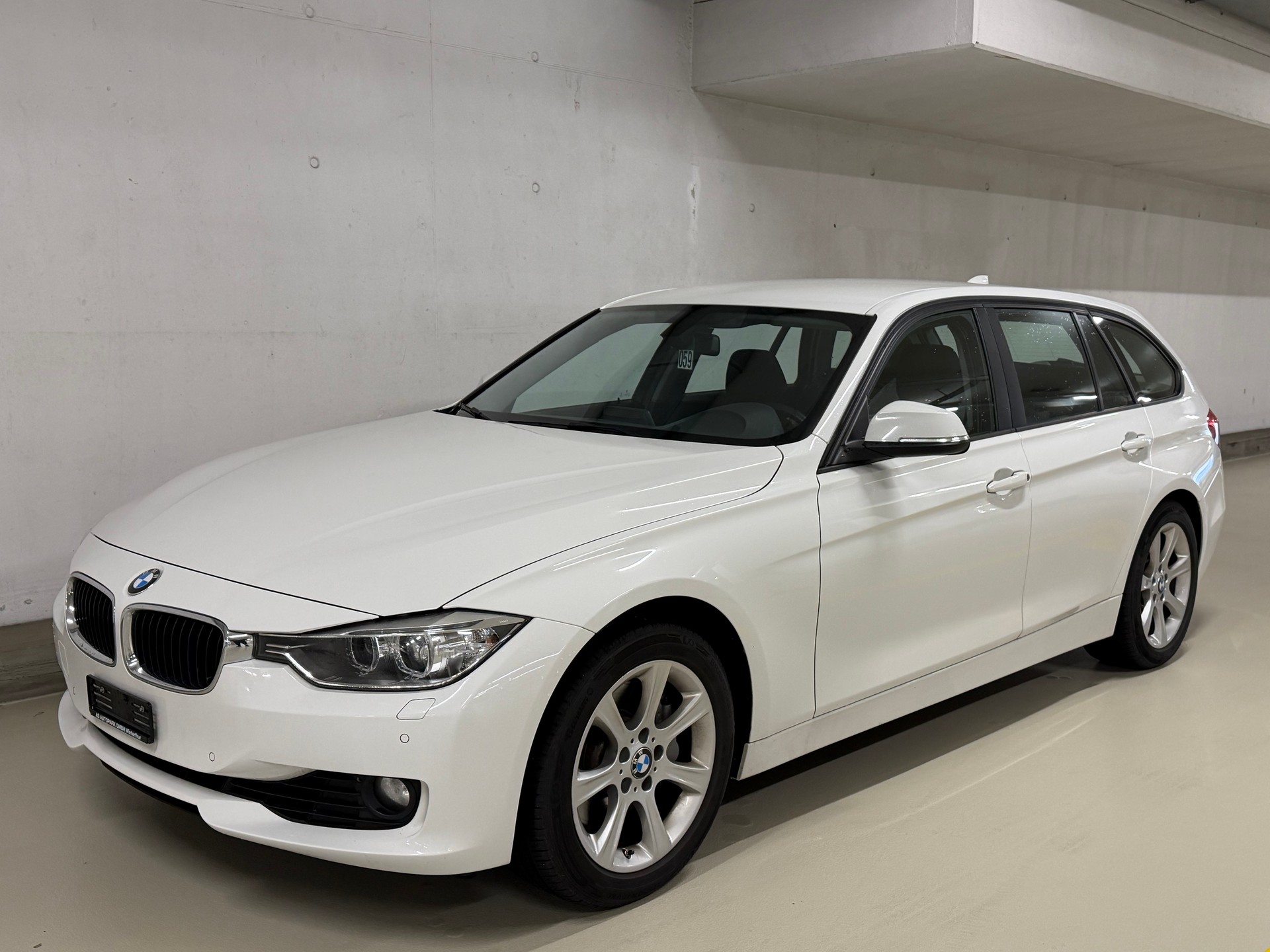 BMW 335i Touring Steptronic-image-0