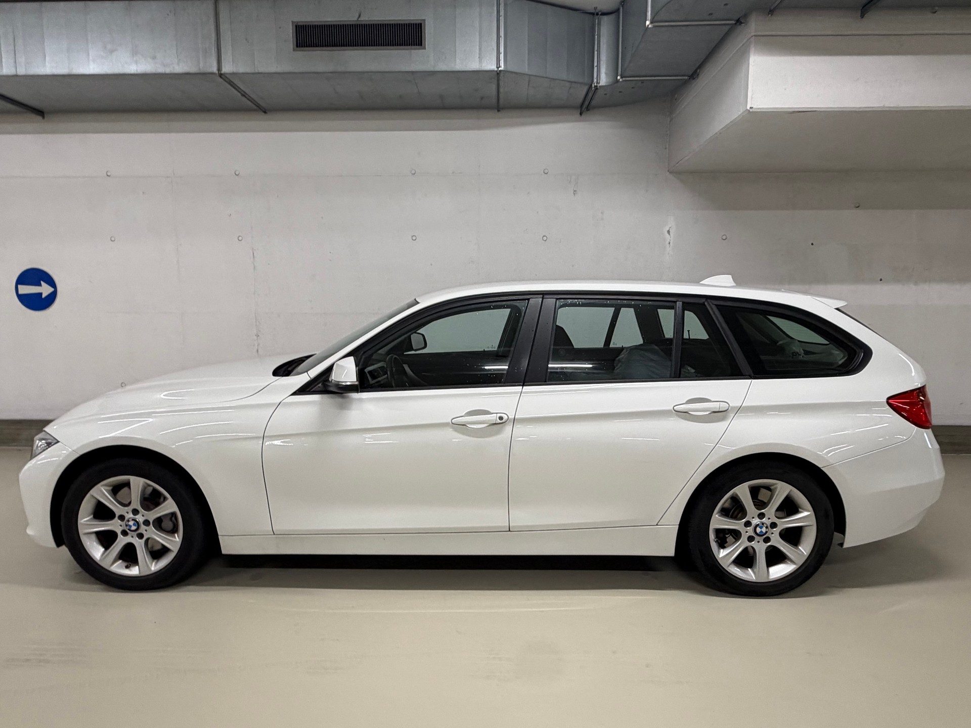 BMW 335i Touring Steptronic-image-6