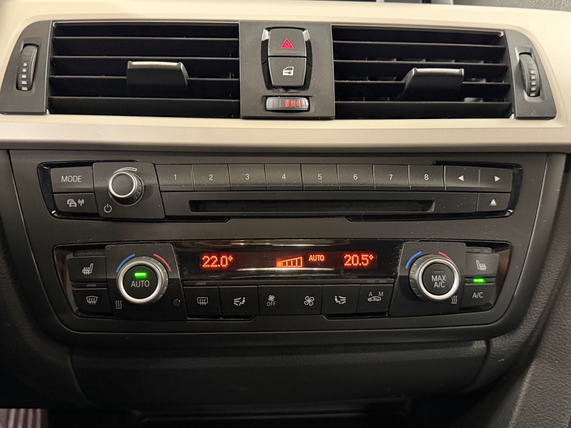 BMW 335i Touring Steptronic-image-16